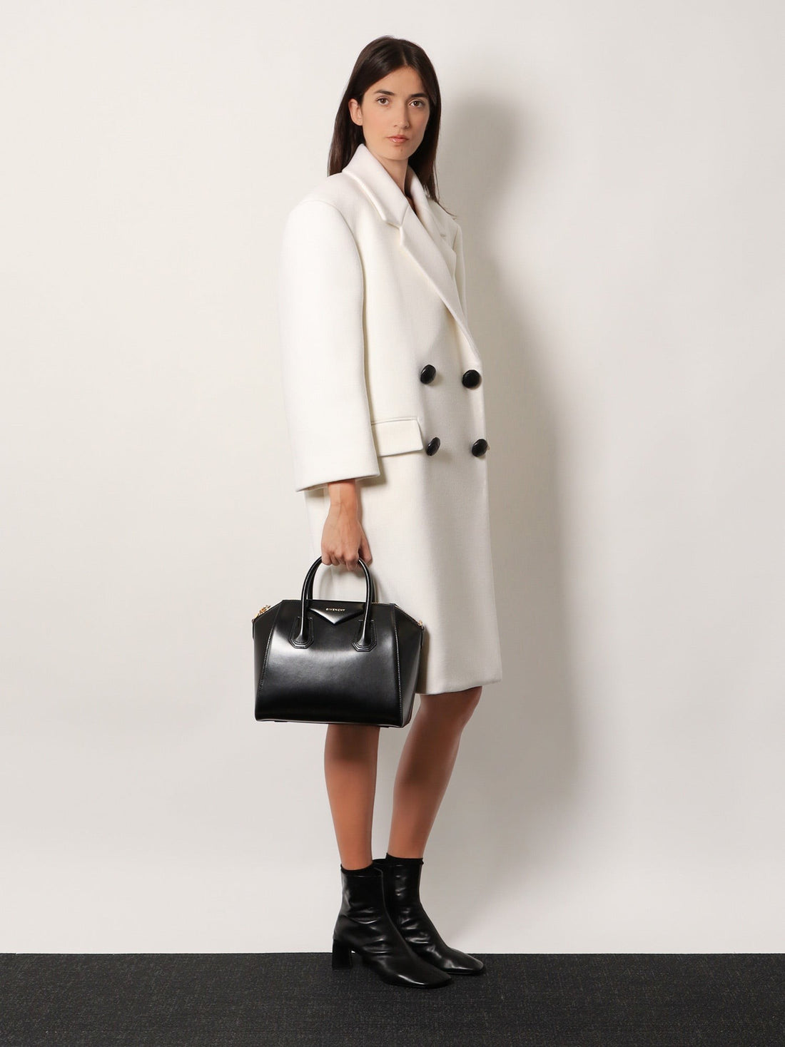 Givenchy - Antigona Small leather crossbody bag Black UNI