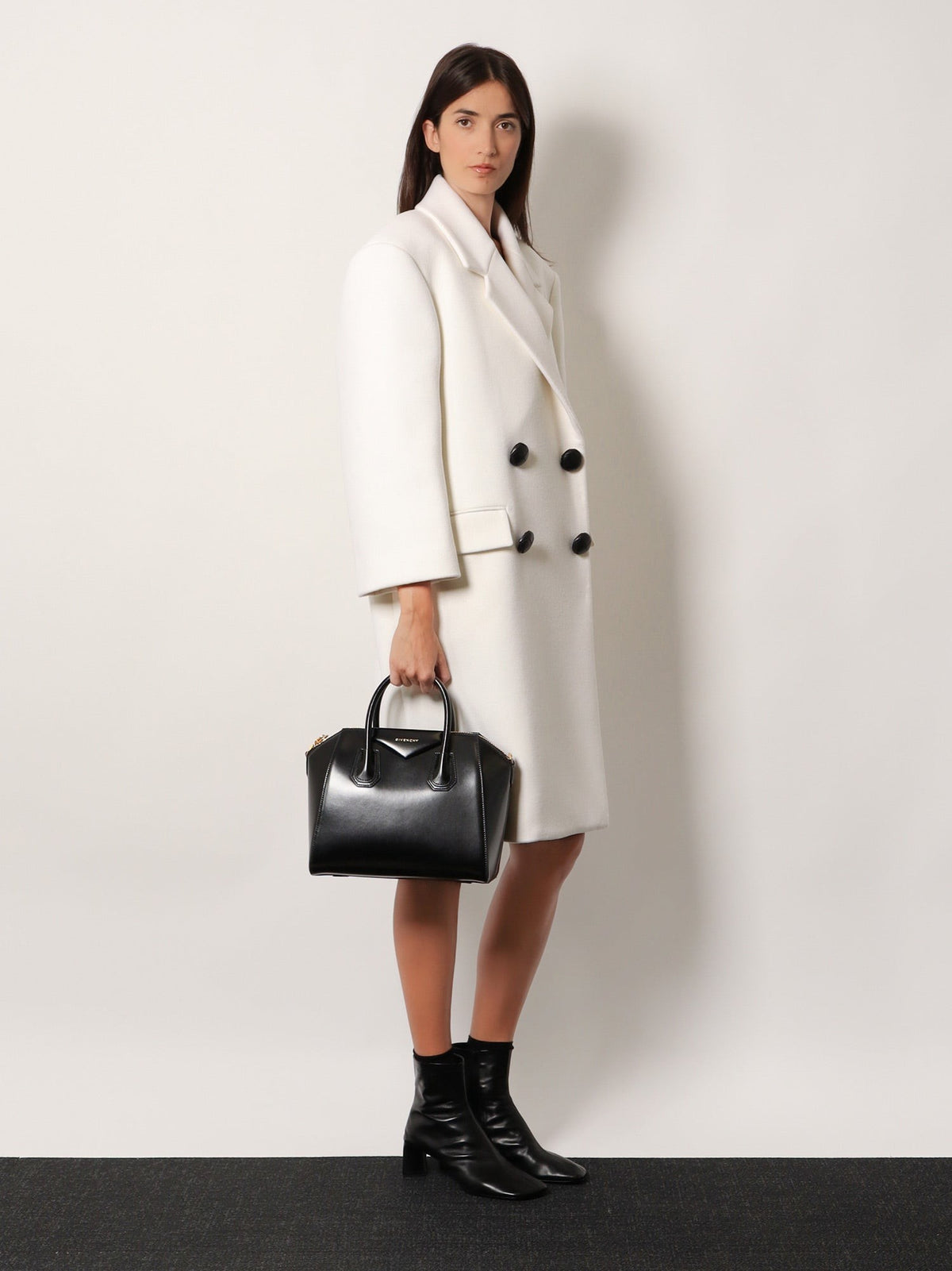 Givenchy - Antigona Small leather crossbody bag