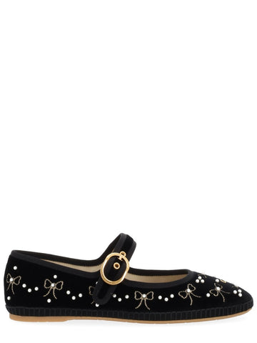 BALLERINA WITH BOWS AND PEARLS