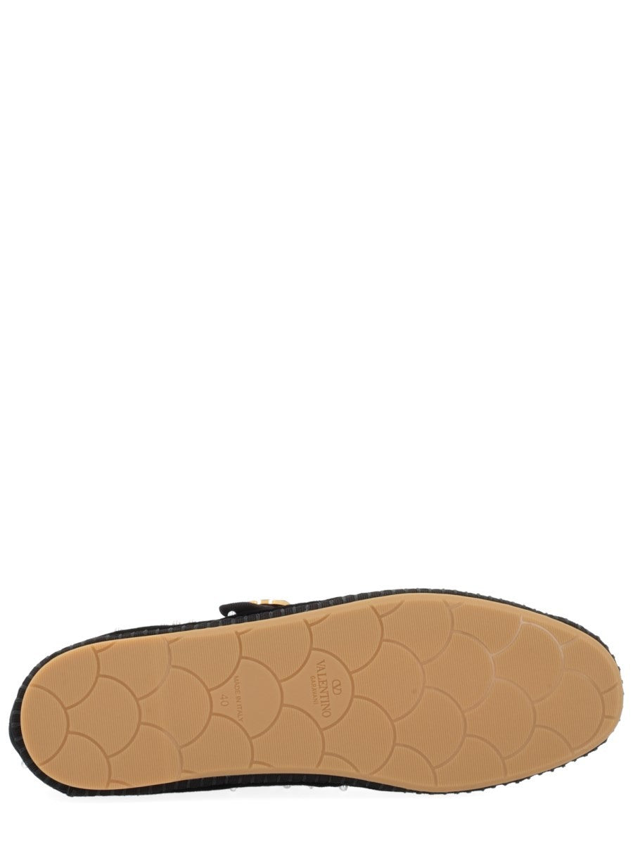 BALLERINA WITH BOWS AND PEARLS