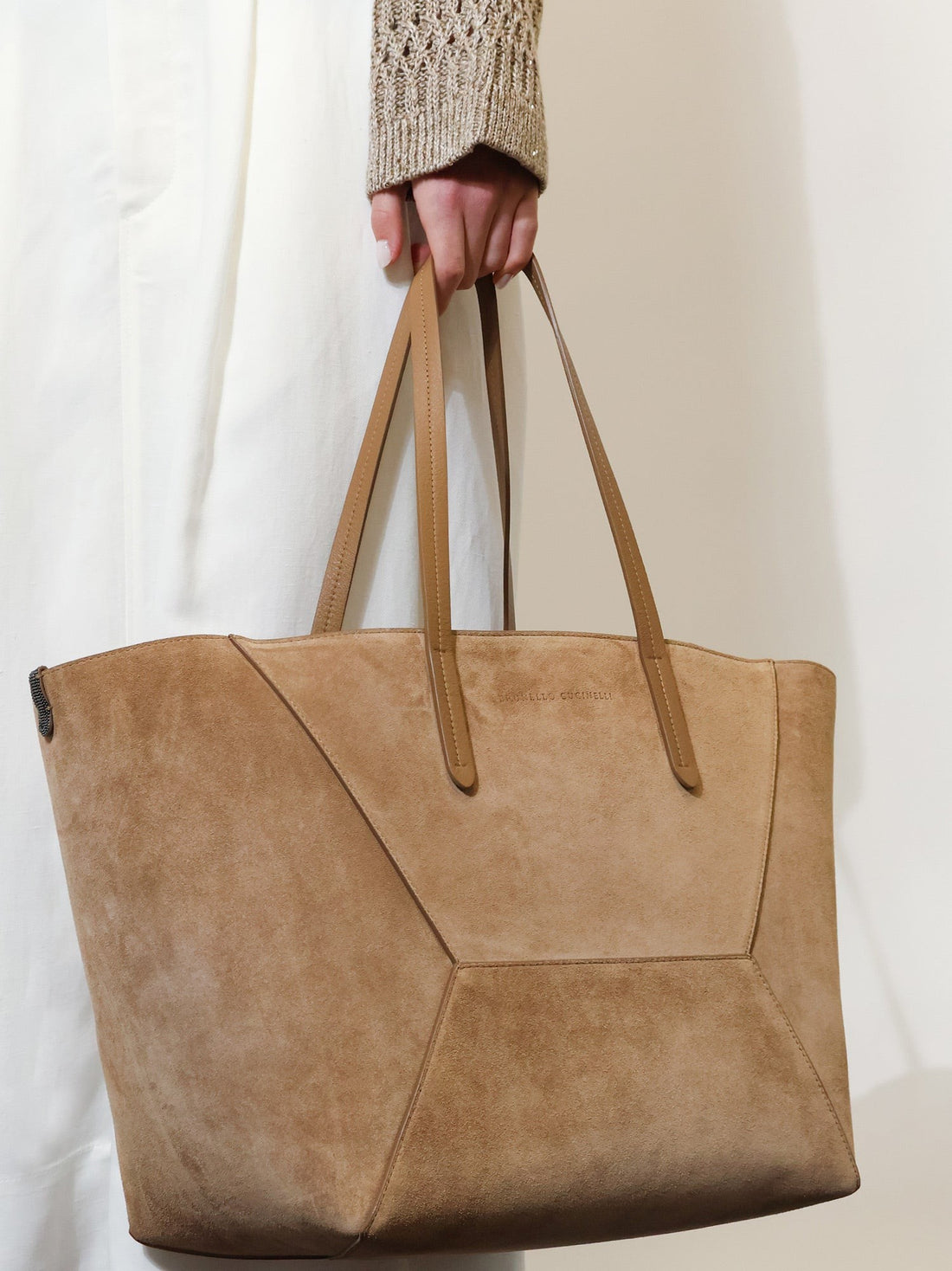 Brunello Cucinelli - BC Duo suede shoulder bag with engraved logo bc-duo-suede-shoulder-bag-with-engraved-logo_b7a24da8-0a36-49c0-b794-ac8d99b1185e