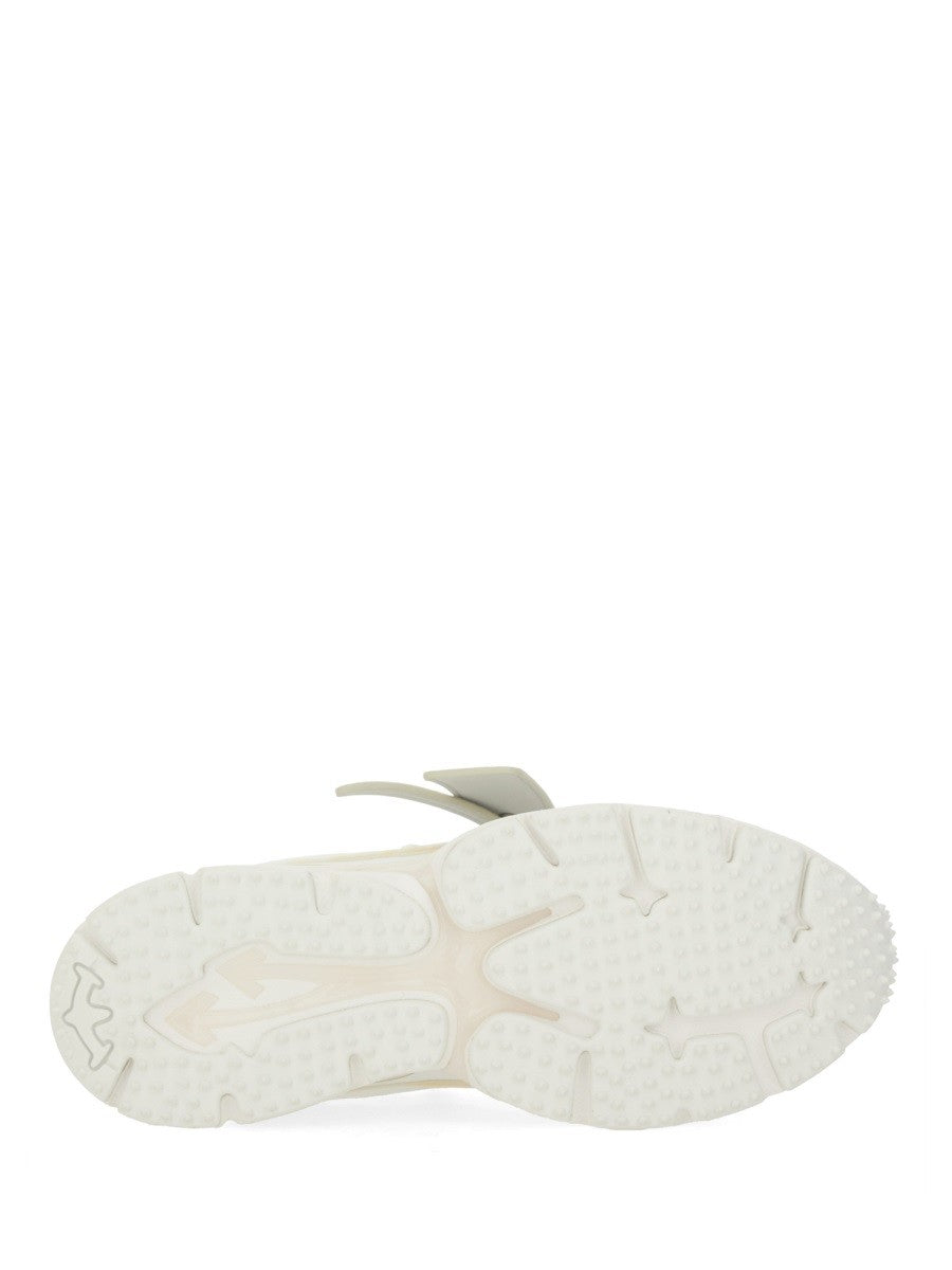 "BE RIGHT BACK" SNEAKER