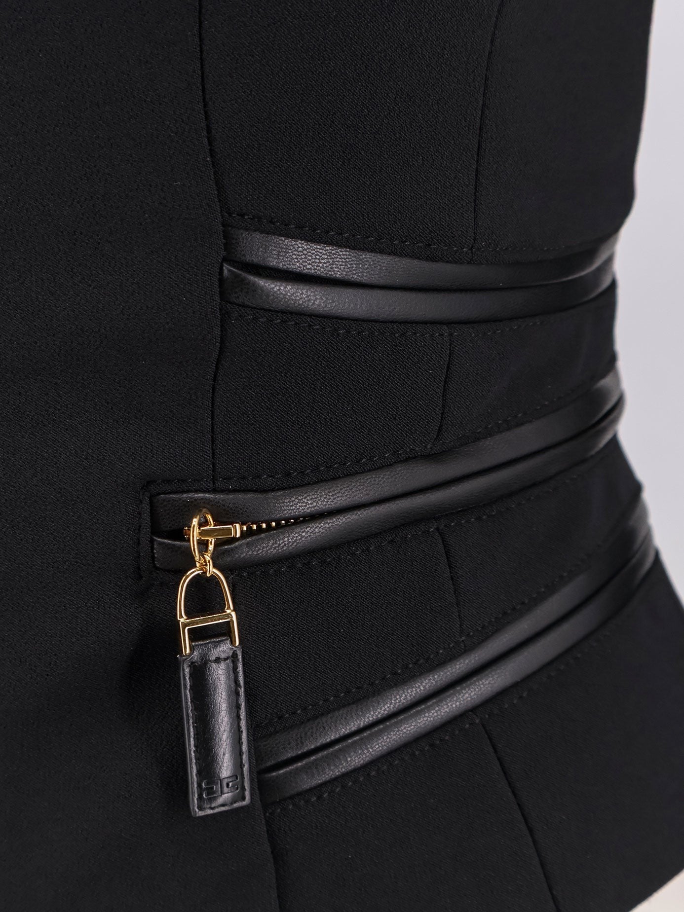 Blazer with pockets and zip