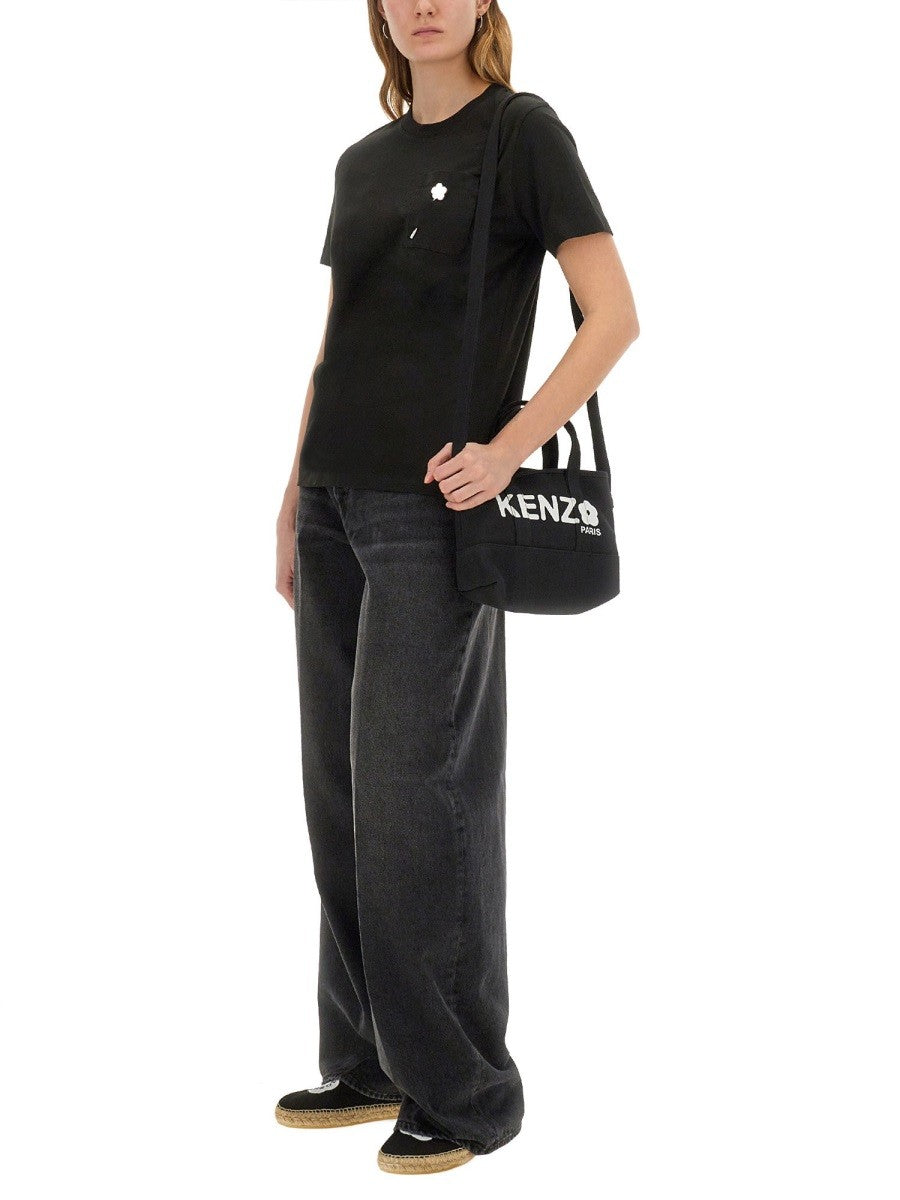 "BOKE FLOWER PIN" T-SHIRT