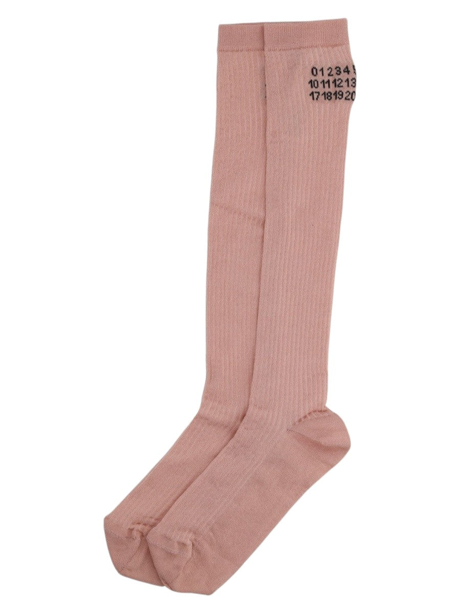 MM6 MAISON MARGIELA - CALZINI ALTI CON LOGO calzini-alti-con-logo_b90b95d7-efcb-4f64-a8ab-d3968f704446