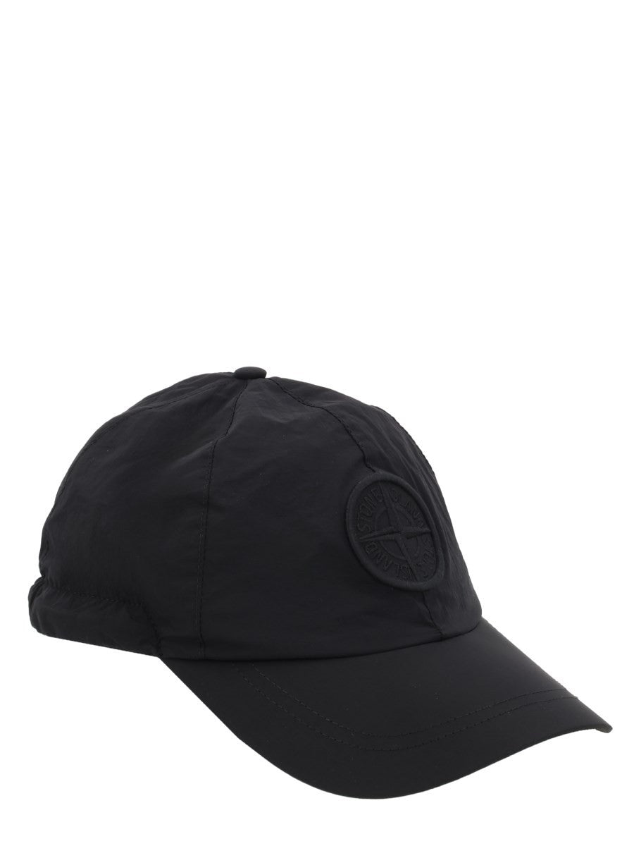 Stone Island - CAPPELLO DA BASEBALL CON LOGO cappello-da-baseball-con-logo_3fe44428-2e36-422e-af87-1b7274427e53