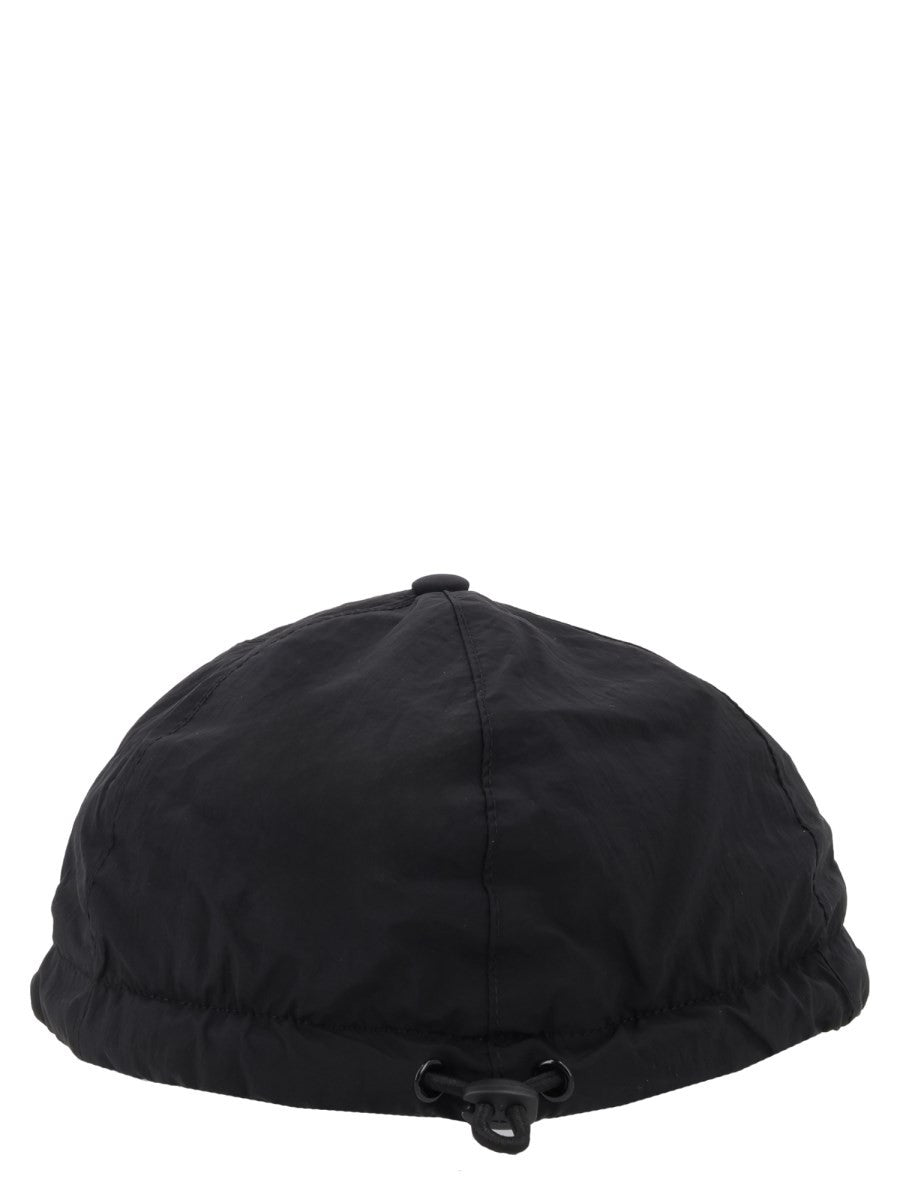 Stone Island - CAPPELLO DA BASEBALL CON LOGO cappello-da-baseball-con-logo_c6e67121-15cd-4f55-ad96-49a4777bb9bc