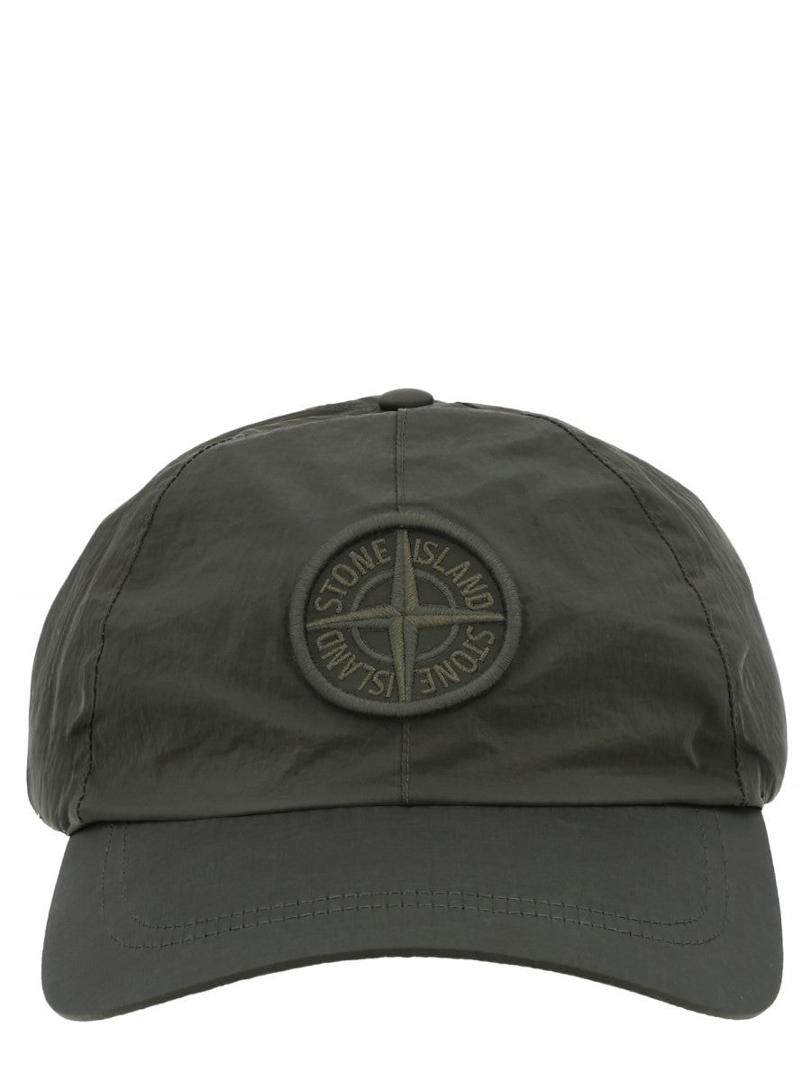 Stone Island - CAPPELLO DA BASEBALL CON LOGO GREEN