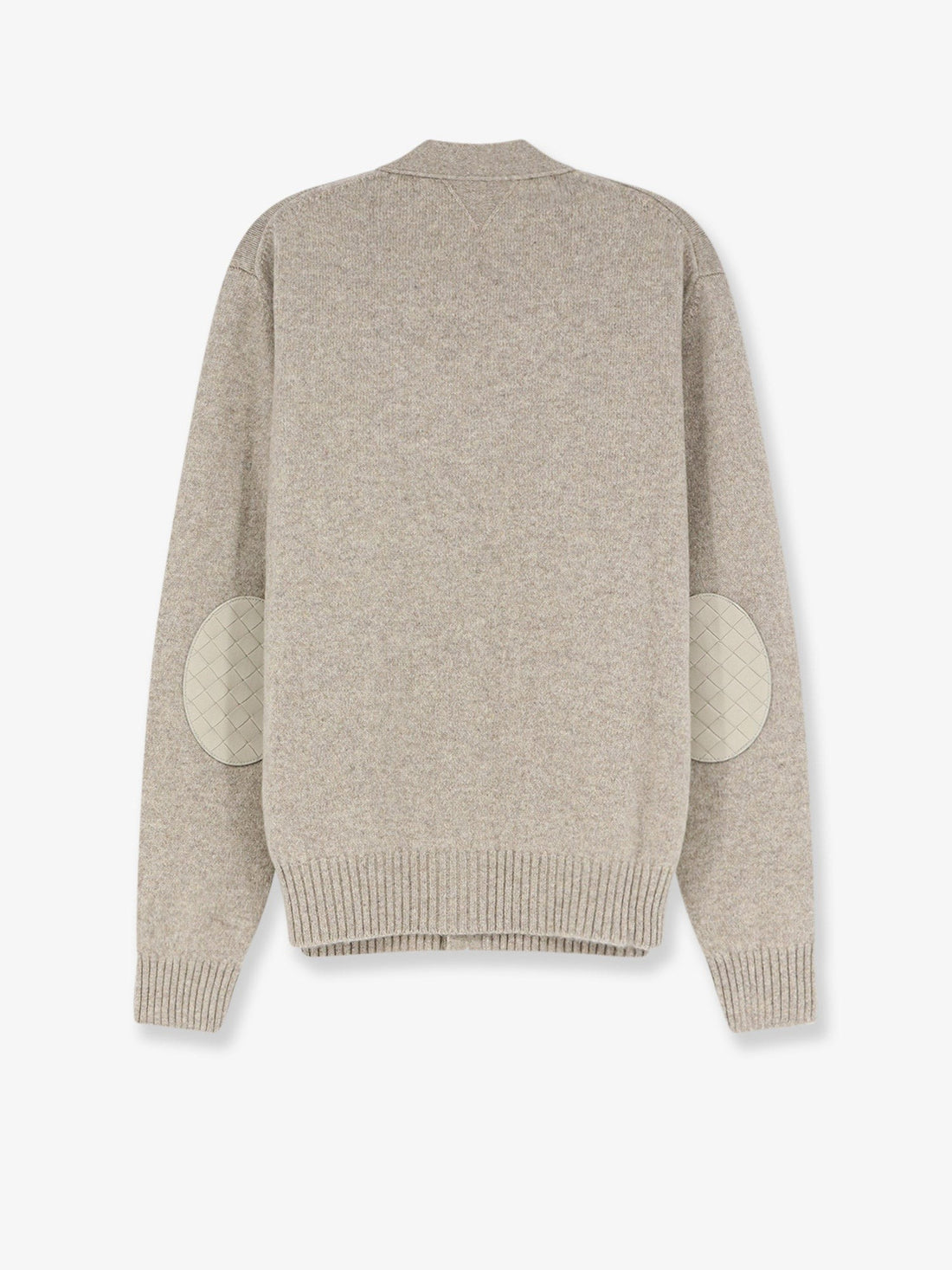Bottega Veneta - Cashmere blend cardigan with Intreccio patch cashmere-blend-cardigan-with-intreccio-patch_51cc563e-d547-452d-98ab-1f12769b9e05