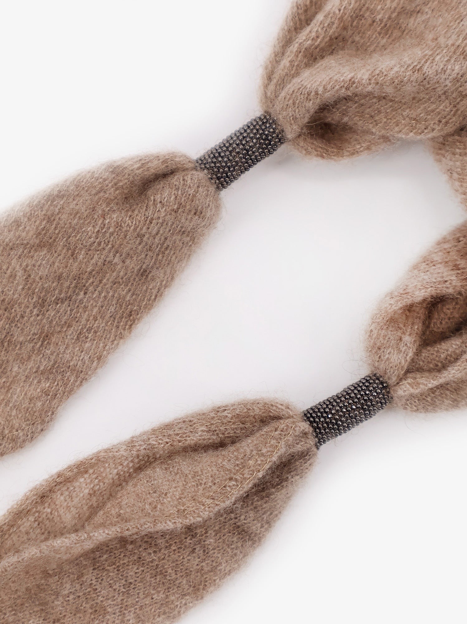 Cashmere scarf with Monili detail