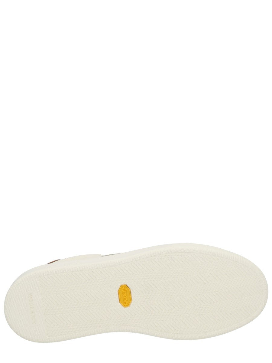 "CLASSIC COURT" SNEAKER