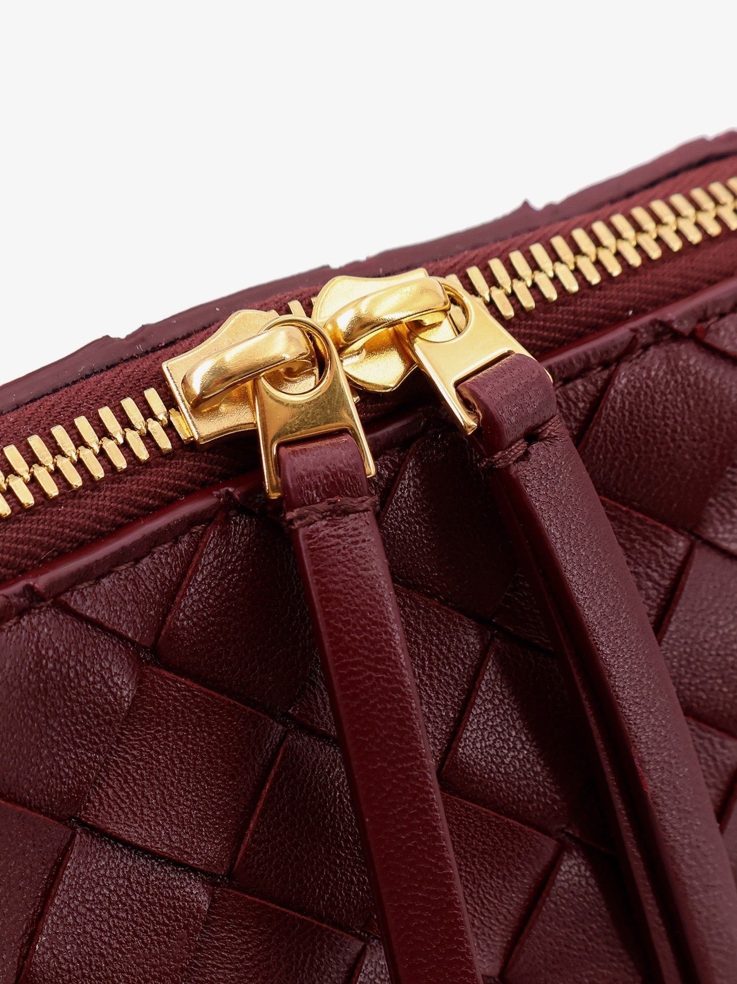 Bottega Veneta - Concert Pouch leather shoulder bag with Intrecciato motif