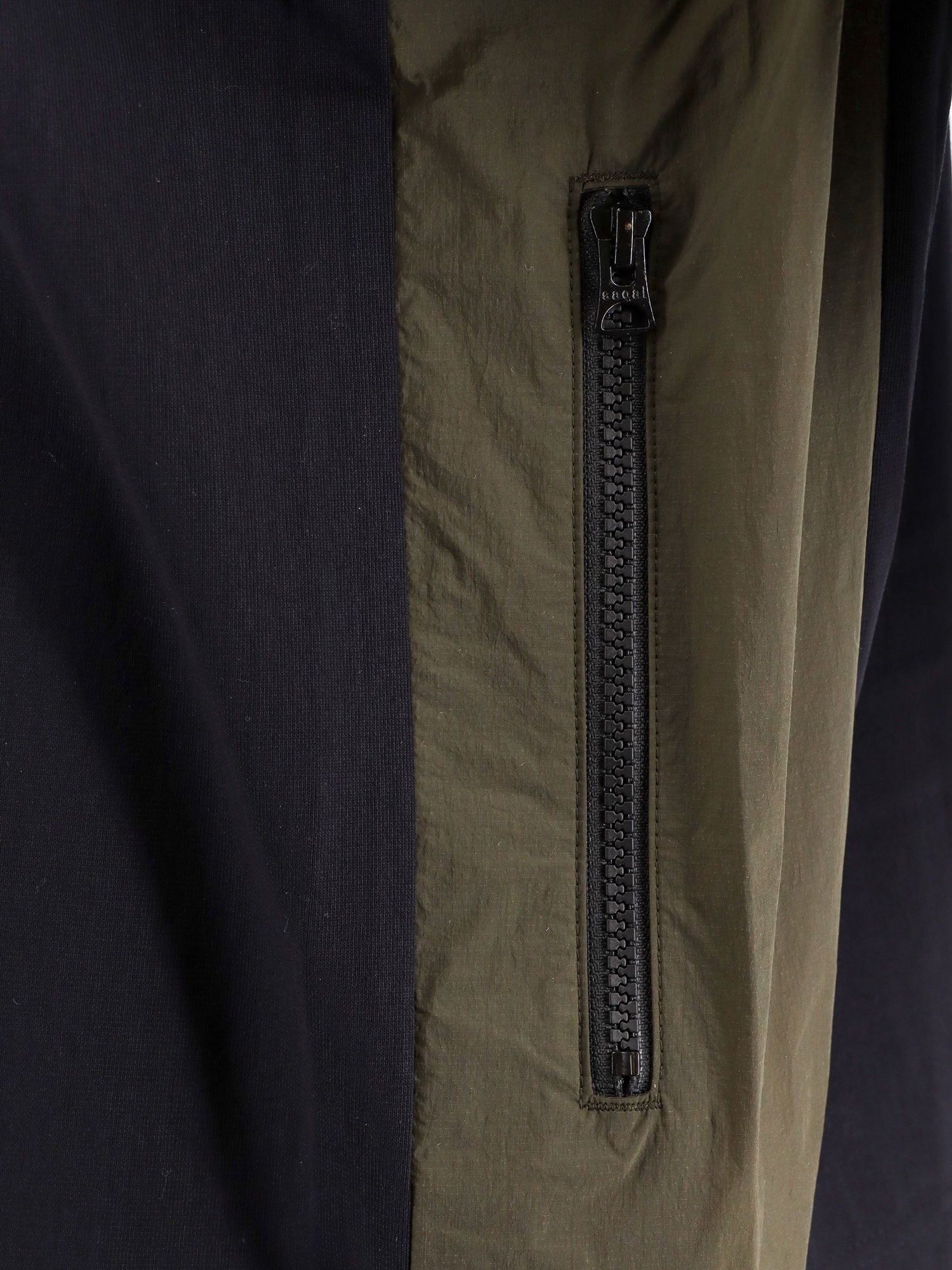 Cotton t-shirt with nylon insert