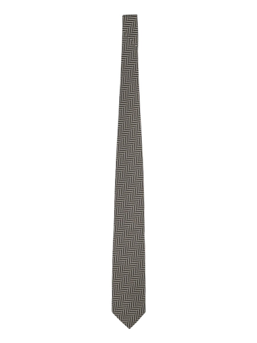 TOM FORD - 8 cm Silk Jacquard Tie - Black & White cravatta-in-jacquard-di-seta-8-cm-1694931b-ea90-4032-b1cc-80d3ea898836tom-ford-8cm-silk-jacquard-tie-black-white-herringbone-front-jpg
