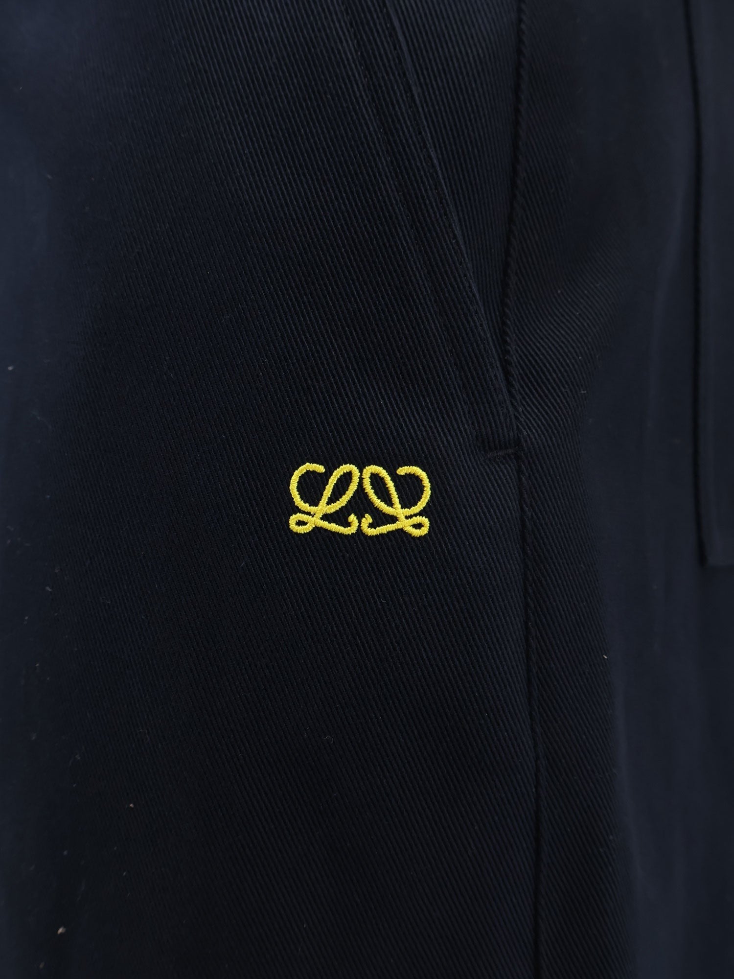 LOEWE - Denim trousers with contrasting embroidered logo denim-trousers-with-contrasting-embroidered-logo_a5d75231-313c-4305-a96e-c33dbf12df95