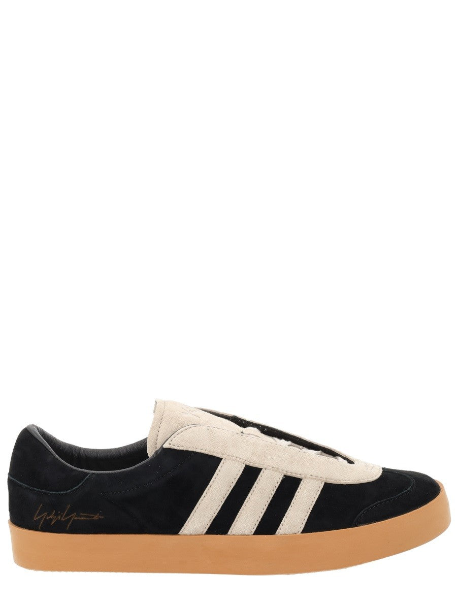 Y - 3 - "GAZELLE" SNEAKER Unisex gazelle-sneaker_3f2275bd-ad49-432c-96b4-44c8ddd4477d