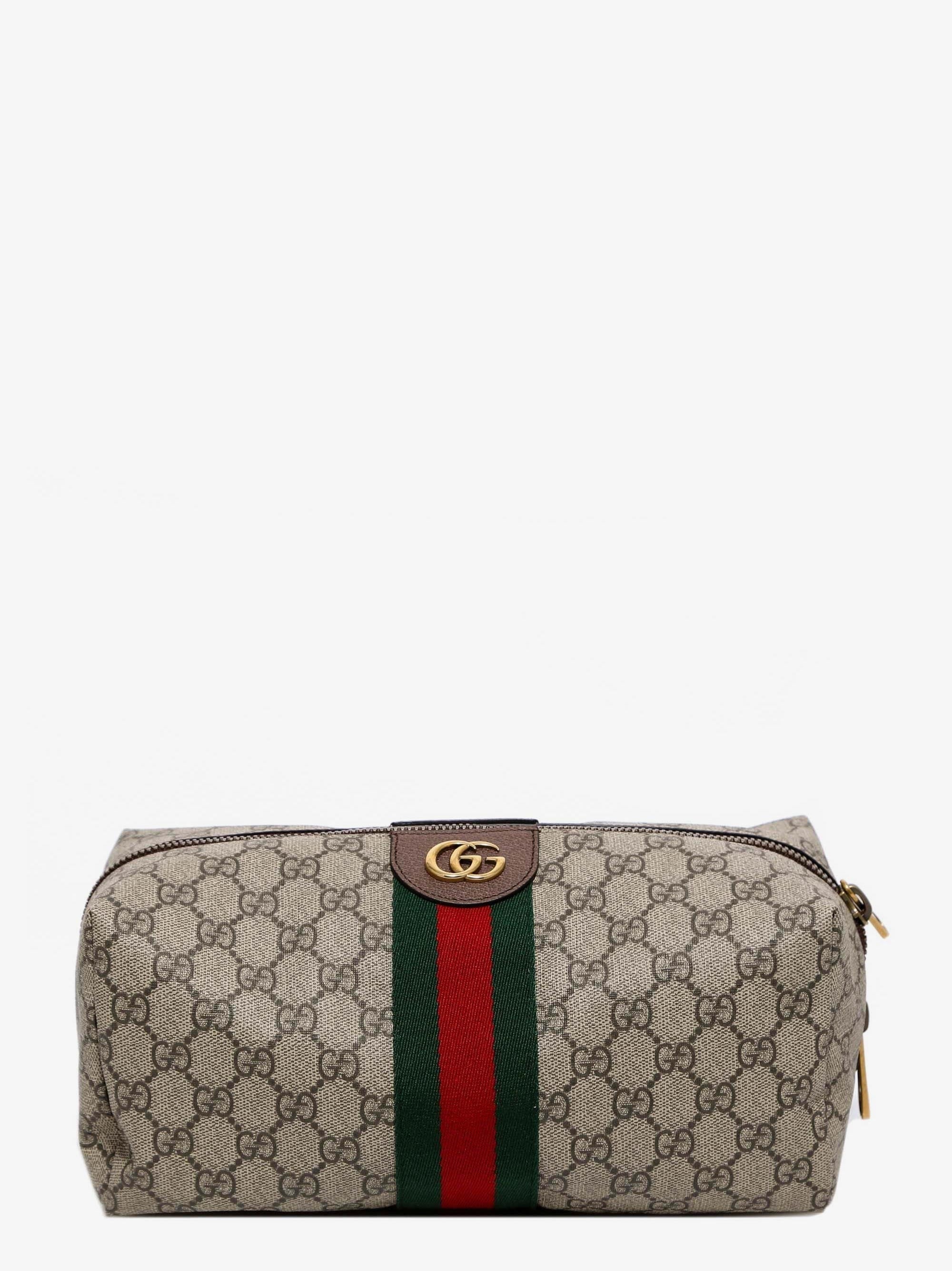 GG Supreme fabric beauty case gg-supreme-fabric-beauty-case_fff7bc57-0e9b-4d64-9d5c-e319cbb45b8f
