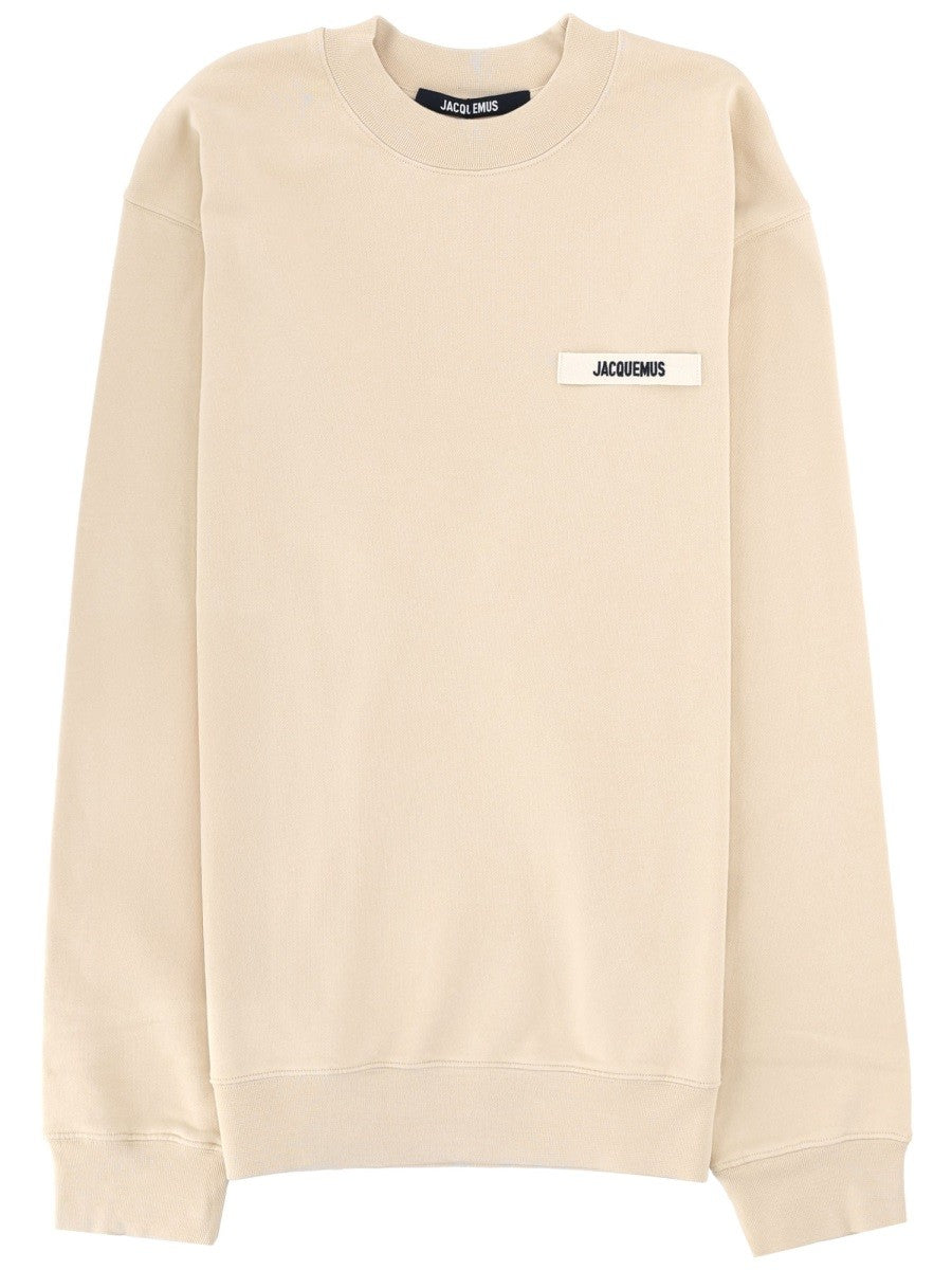 JACQUEMUS - GROSGRAIN LOGO SWEATSHIRT grosgrain-logo-sweatshirt_009333f3-7b62-44d2-982d-7d28f86c22c9