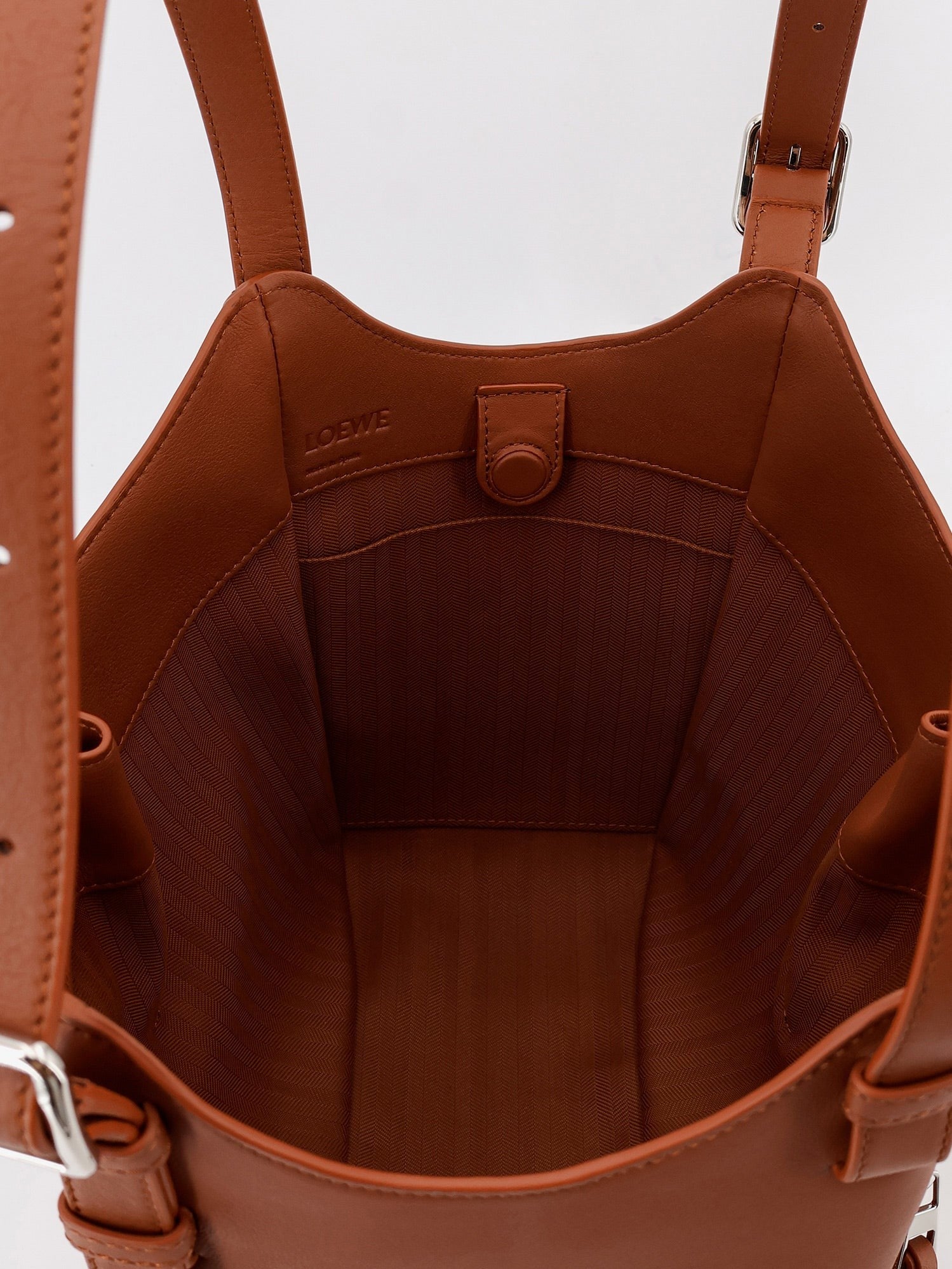 LOEWE - Hammock Flip leather handbag with front lettering logo hammock-flip-leather-handbag-with-front-lettering-logo_5b497dbe-af1b-406b-ae71-1ffd5b781e19