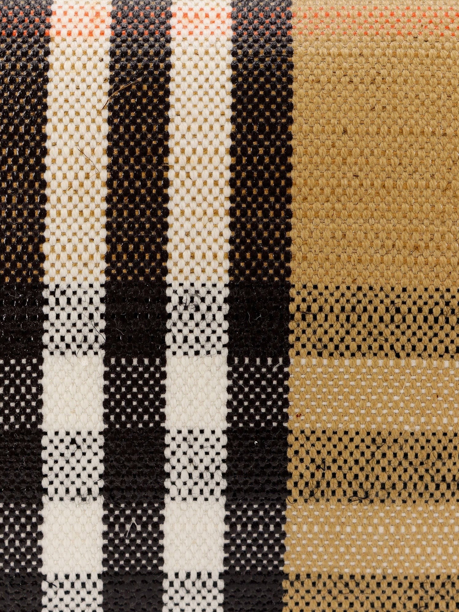 Burberry - Highlands crossbody bag with iconic Check pattern