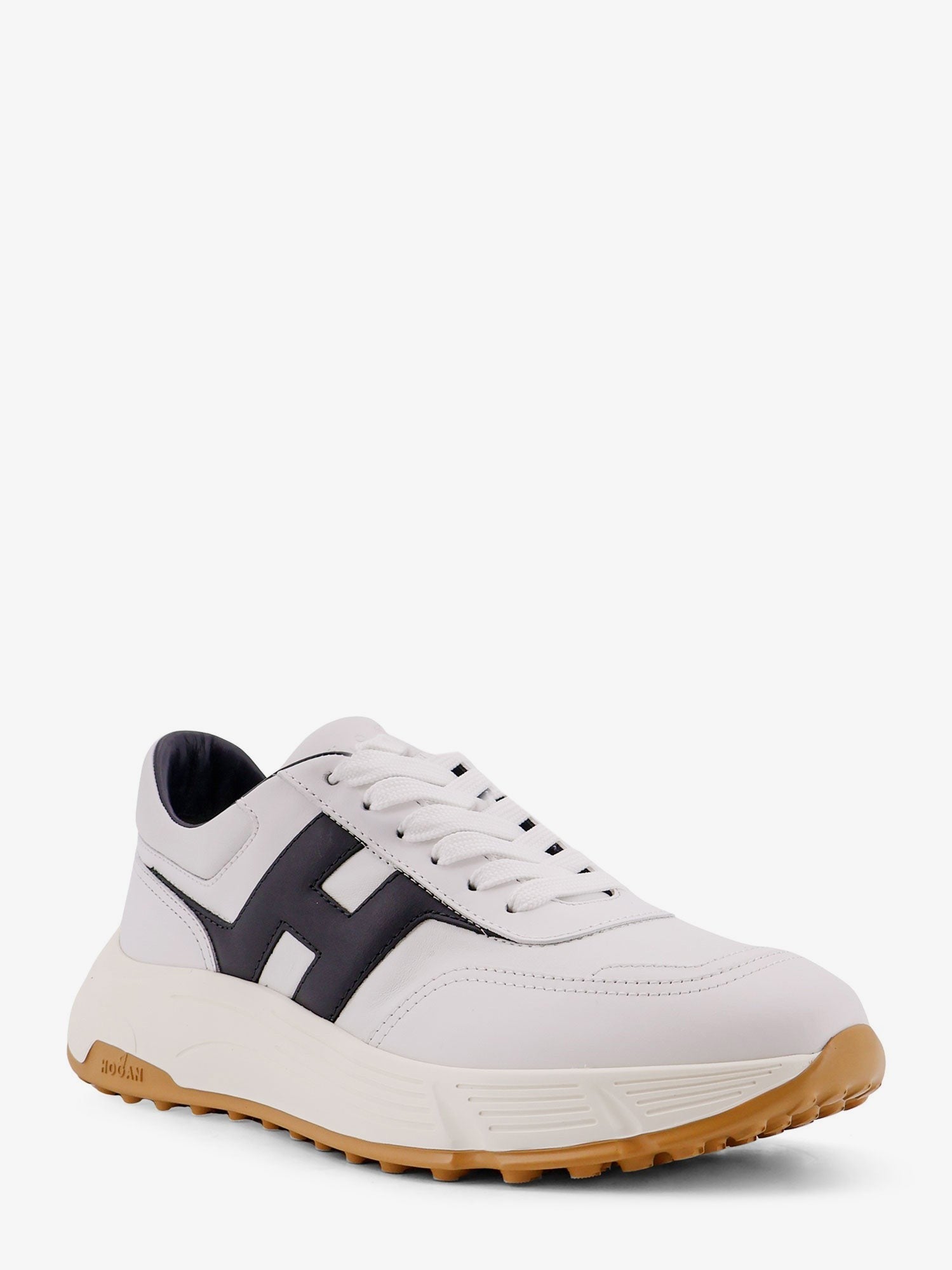 Hyperlight leather sneakers