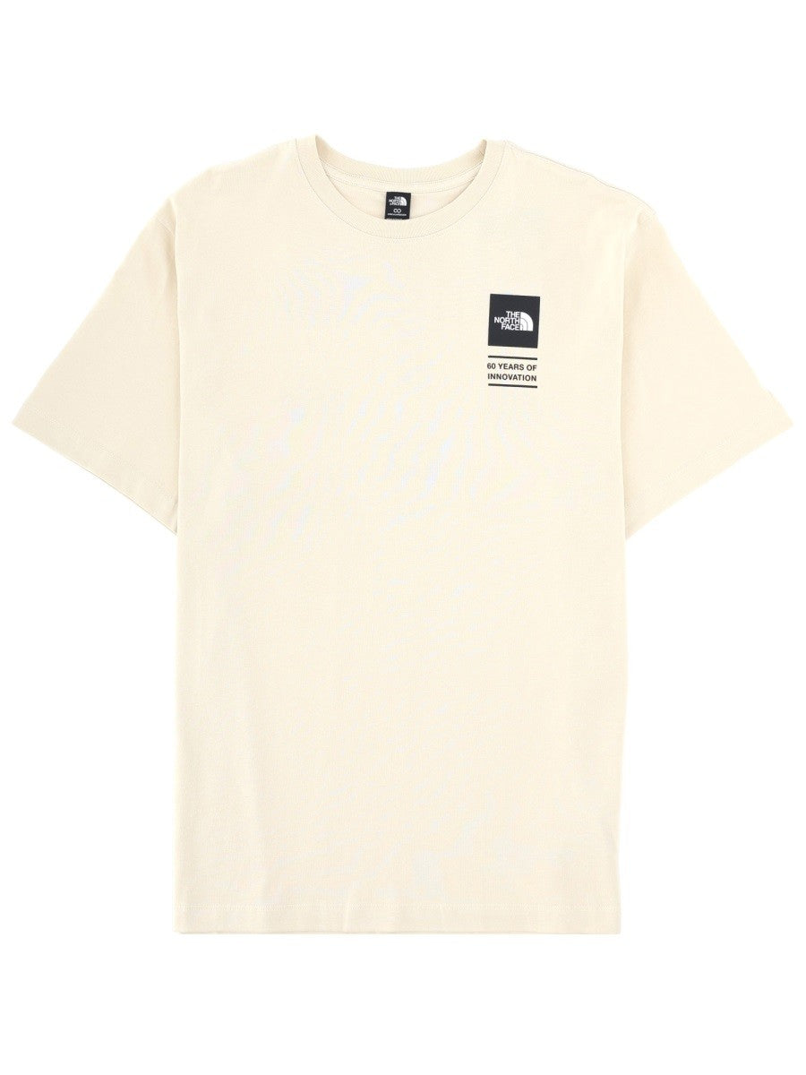 The North Face - "ICONIC CELEBRATION" T-SHIRT iconic-celebration-t-shirt