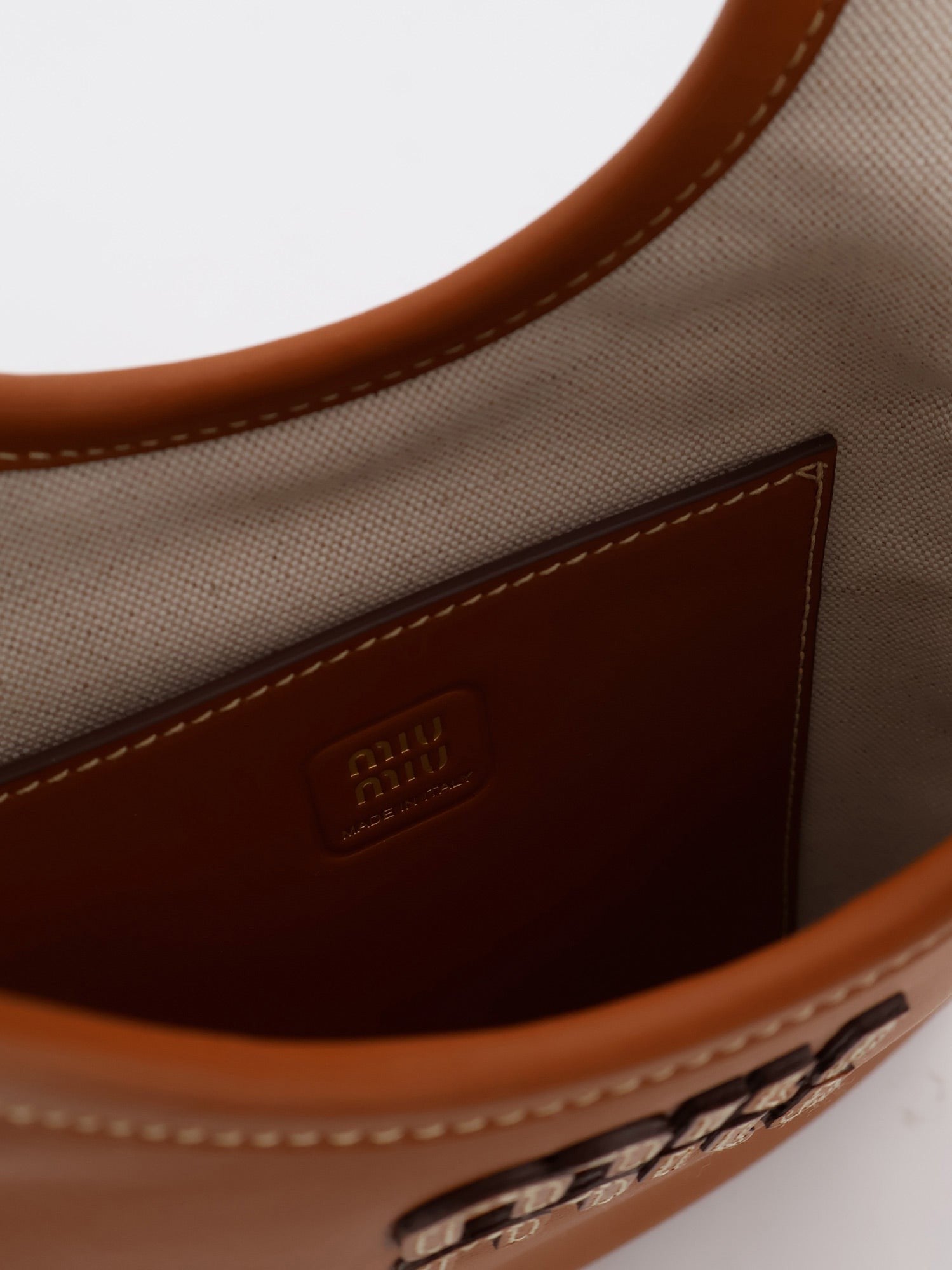 Miu Miu - Ivy leather crossbody bag ivy-leather-crossbody-bag_5a0b874e-b2ee-40d5-9cda-aaf3656f01b1