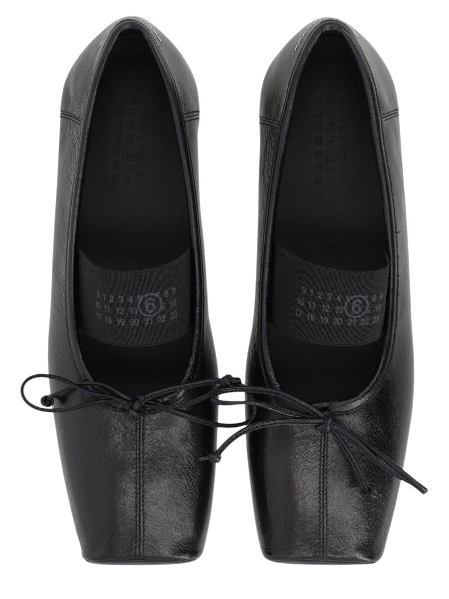 MM6 MAISON MARGIELA - BALLERINA "NUMERIC" A PUNTA QUADRATA klosmo-mm6-maison-margiela-black-leather-ballerina-flats