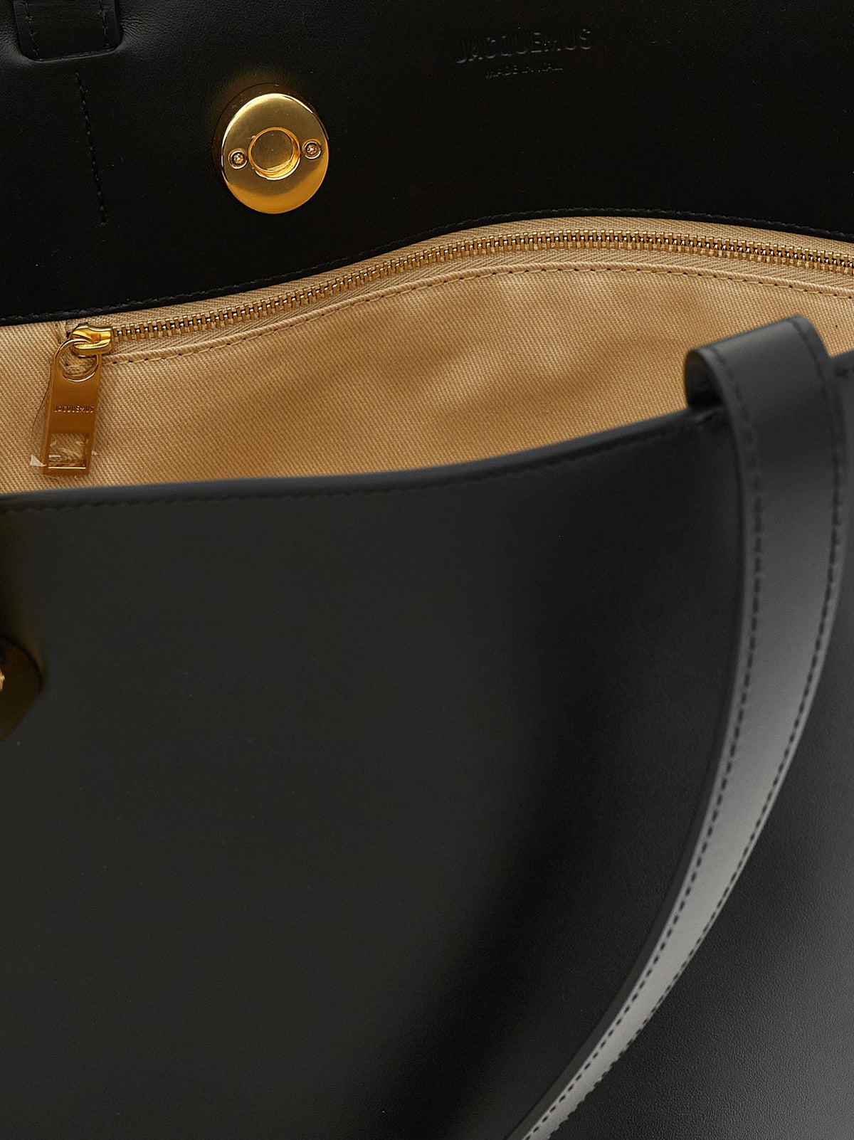 JACQUEMUS - 'Le Bambola Moyen' shoulder bag