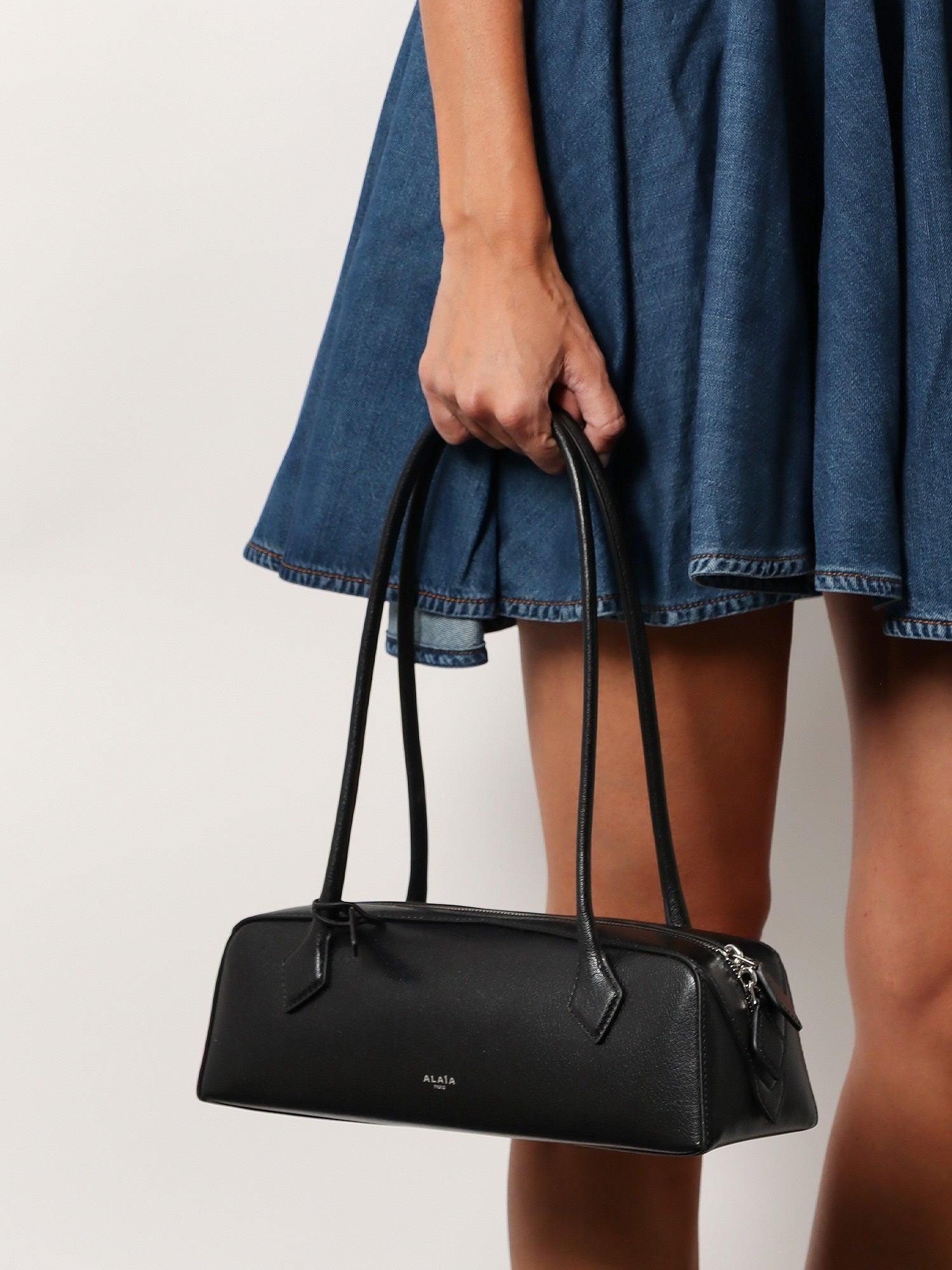 ALAIA - Le Teckel Medium leather shoulder bag