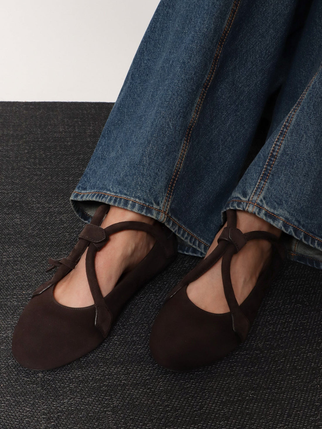 ALAIA - Le Teckel Suede Ballet Flats le-teckel-suede-ballet-flats_91cb42e3-1995-47f4-bf95-4ab532c197ca