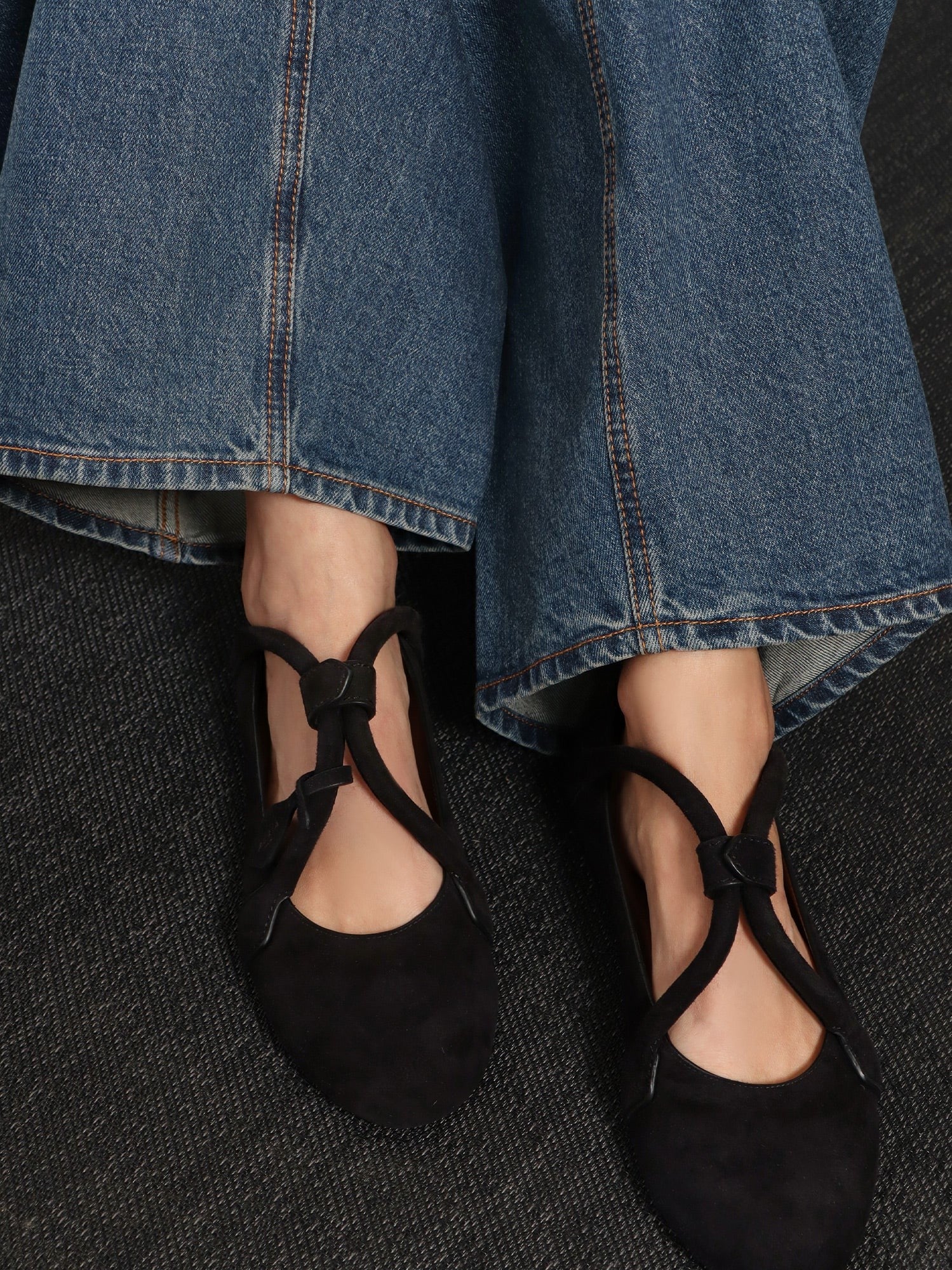 ALAIA - Le Teckel Suede Ballet Flats