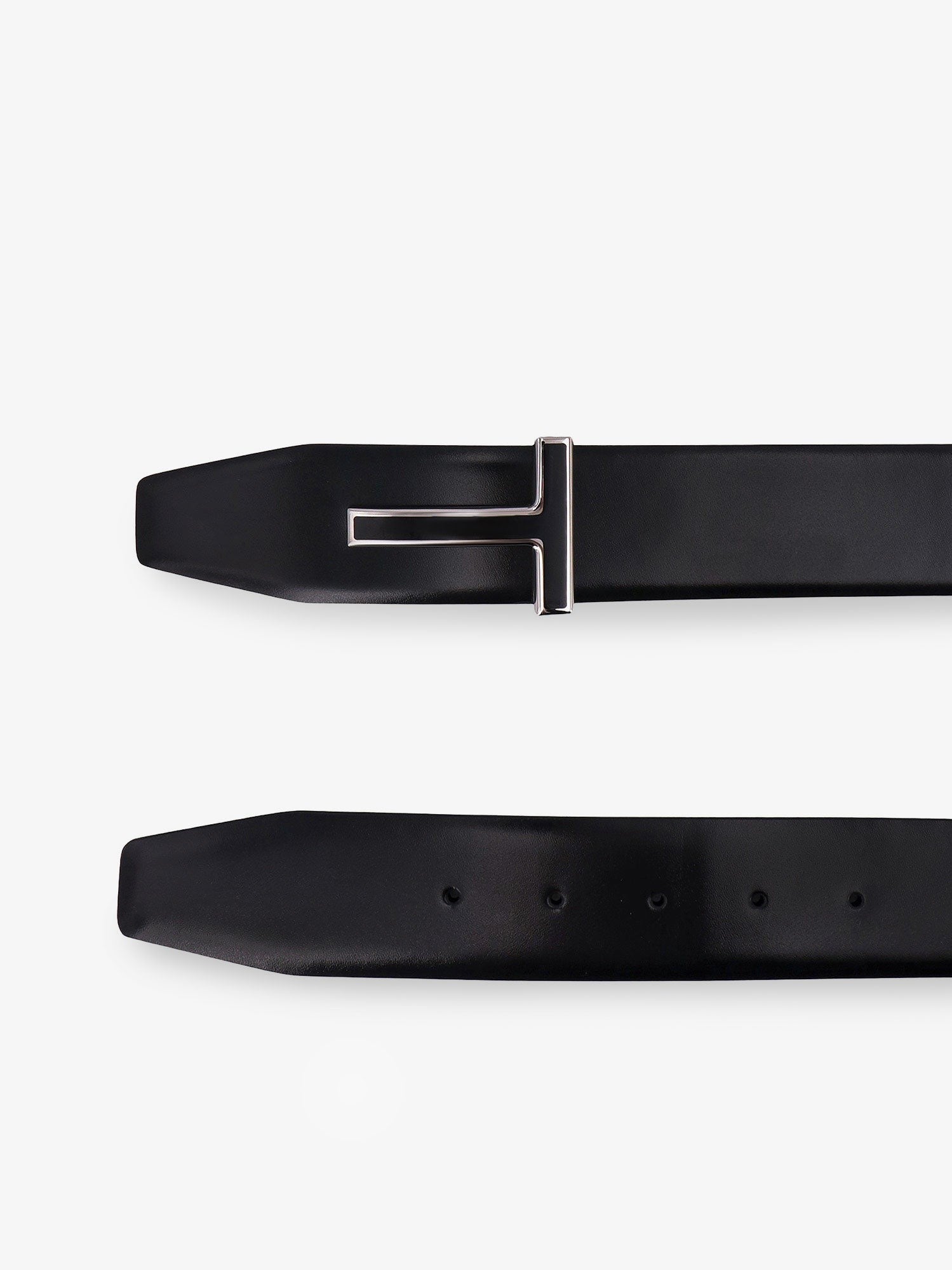 Leather belt with enamelled logo
