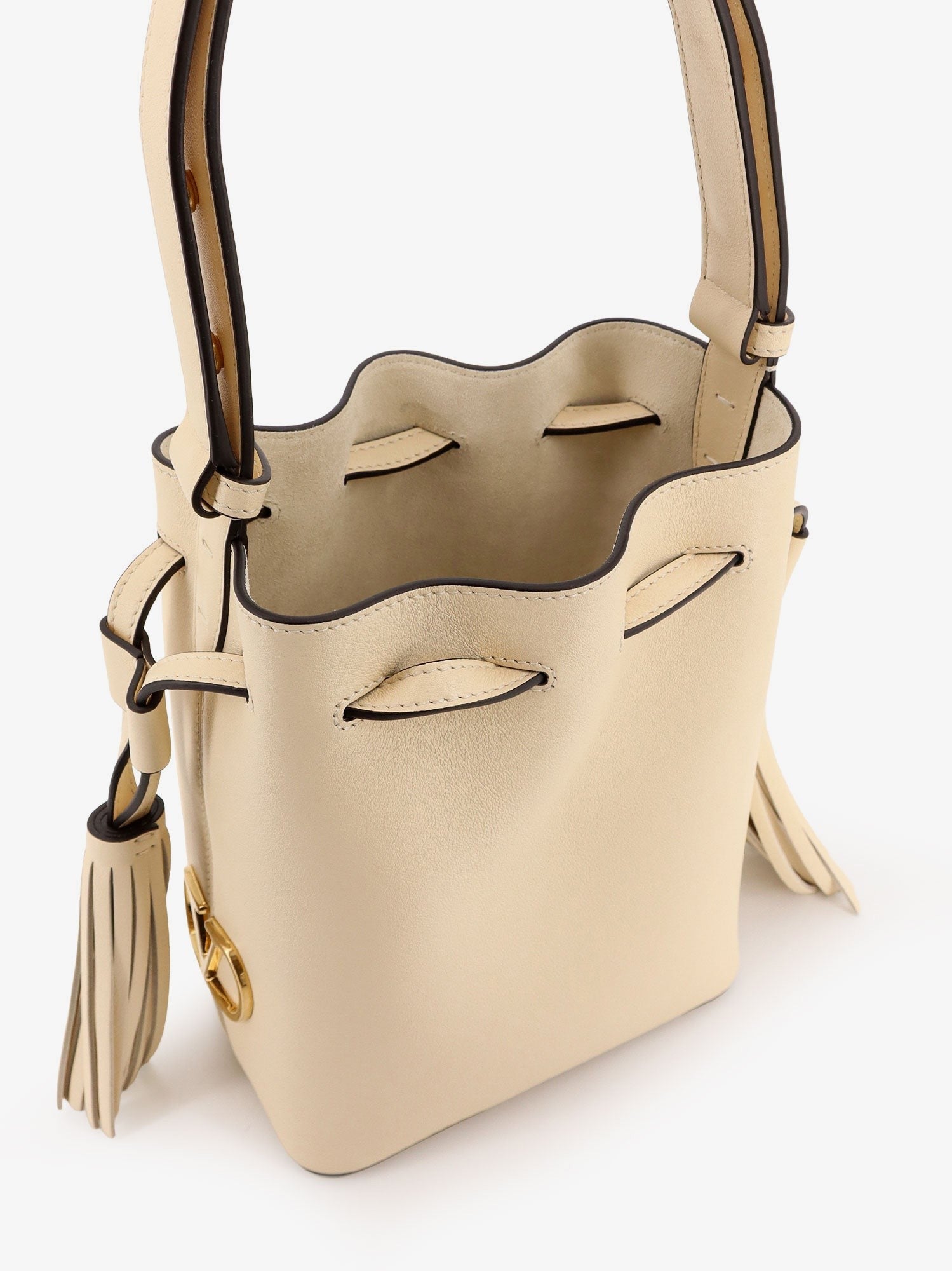 Leather bucket bag with metal VLogo Signature