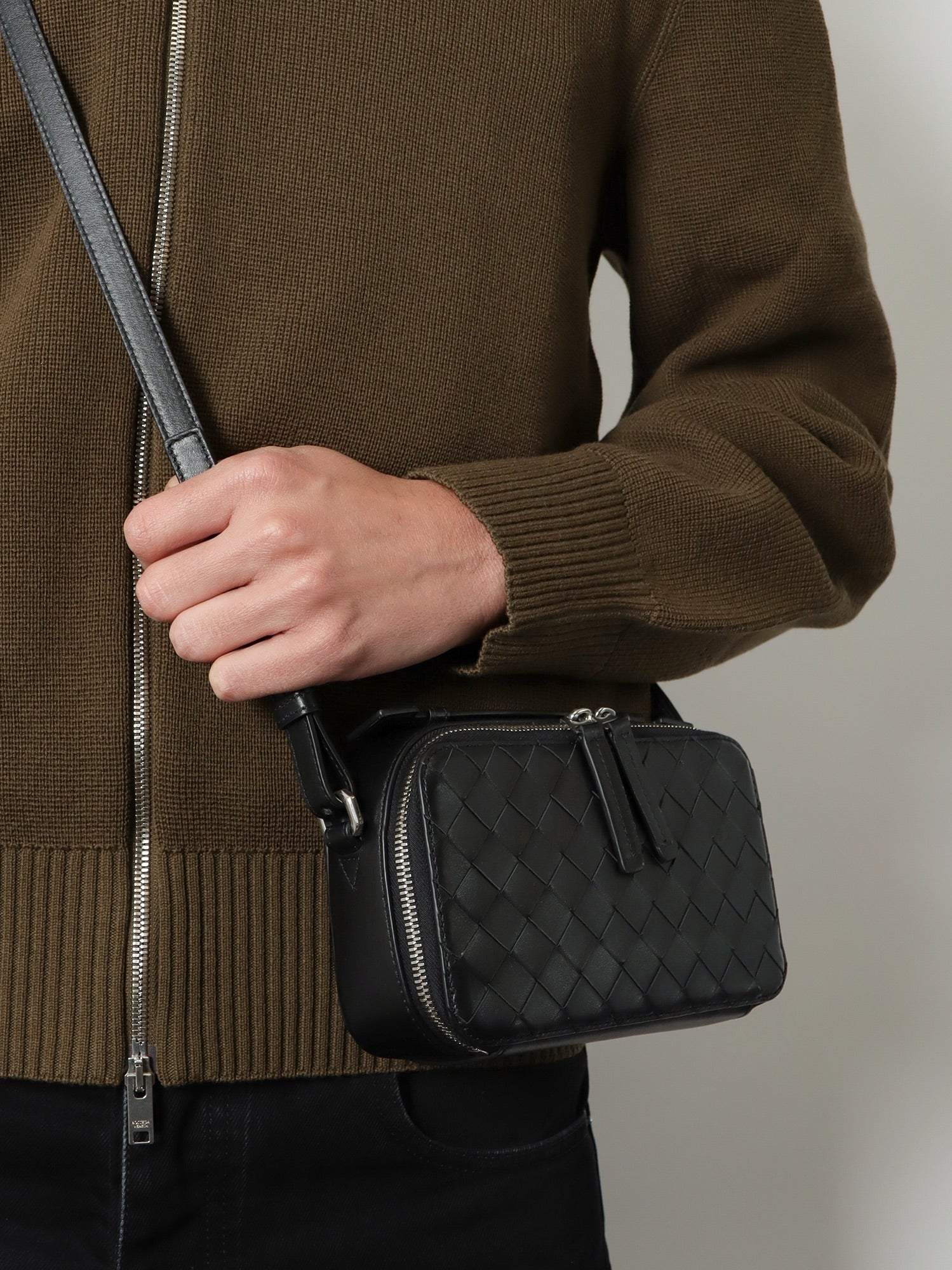 Bottega Veneta - Leather clutch bag with Intrecciato motif