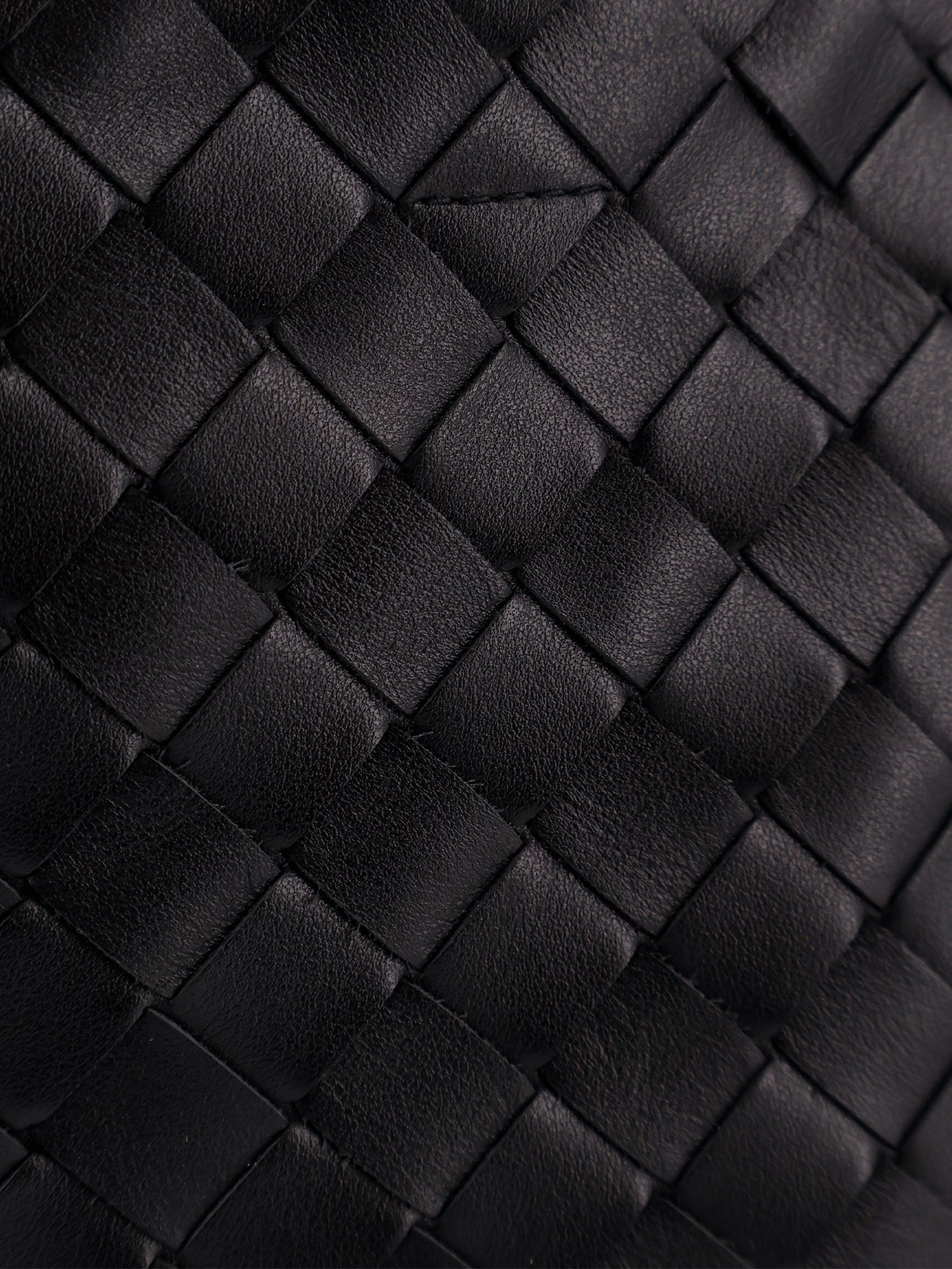 Leather crossbody bag with Intrecciato pattern