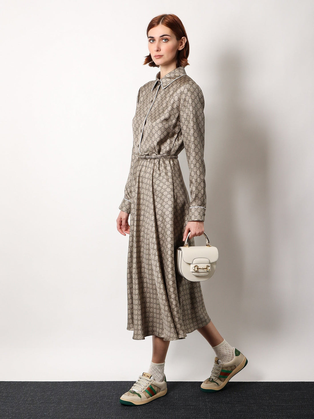 Leather handbag with horsebit detail on the front