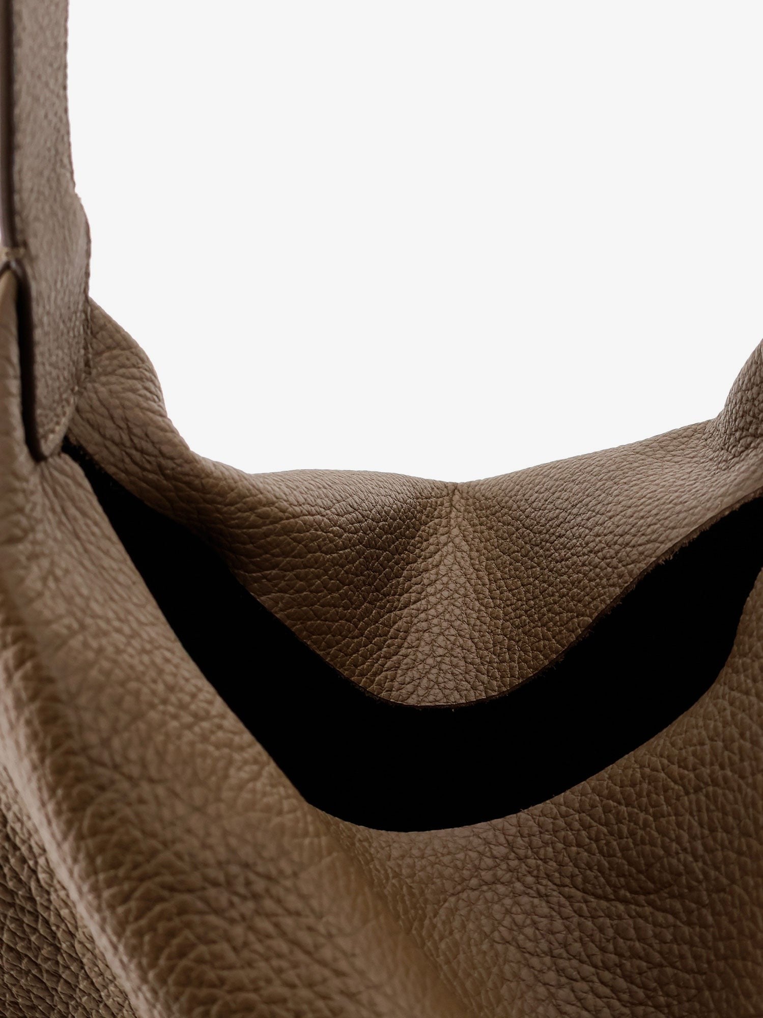 Leather Isa shoulder bag