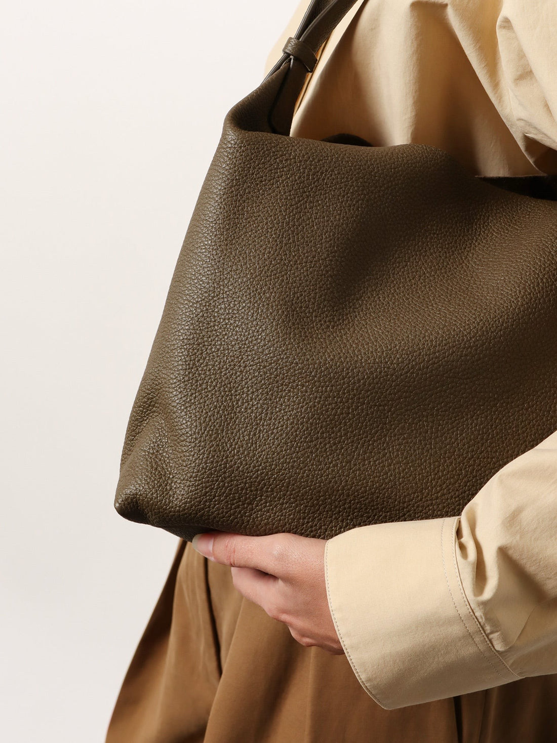 Leather Isa shoulder bag