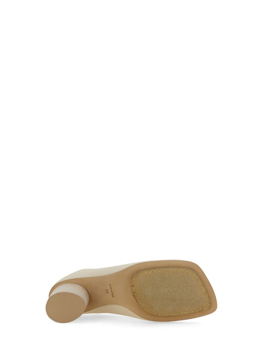 UMA WANG - LEATHER MULE. leather-mule_dc7f89b4-1249-4fa7-a186-37b559e5b9af