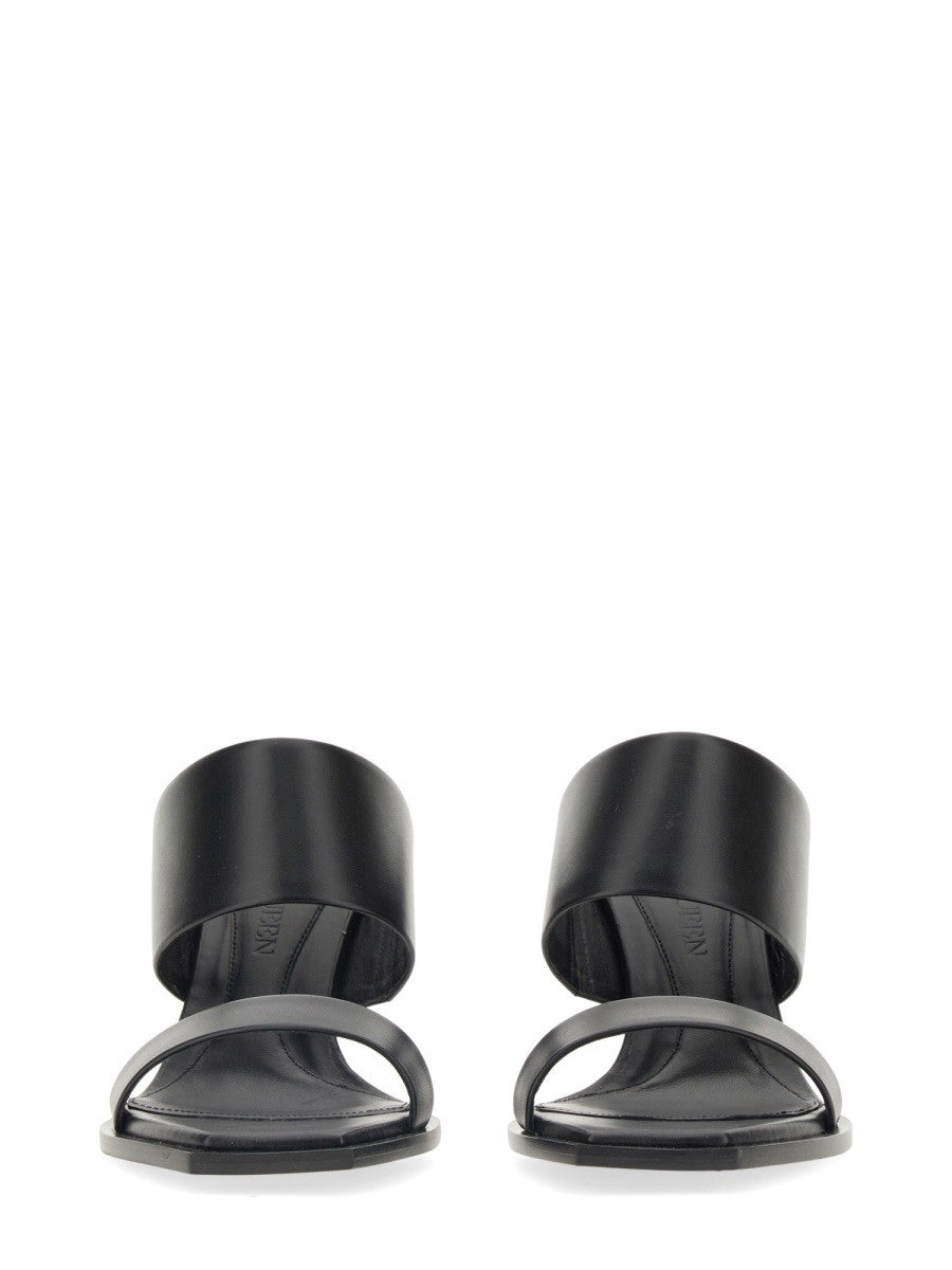 Alexander Mcqueen - LEATHER SANDAL leather-sandal_a83dd83c-51e3-427d-b2df-f1ea90d2e004