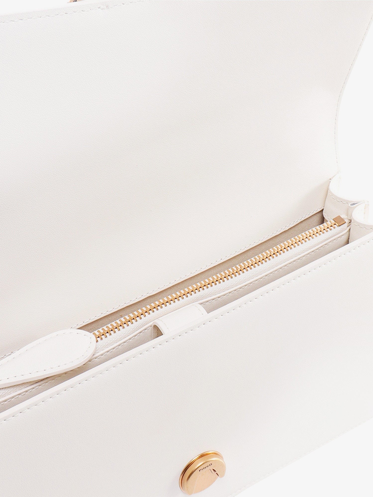 Leather shoulder bag with love birds buckle