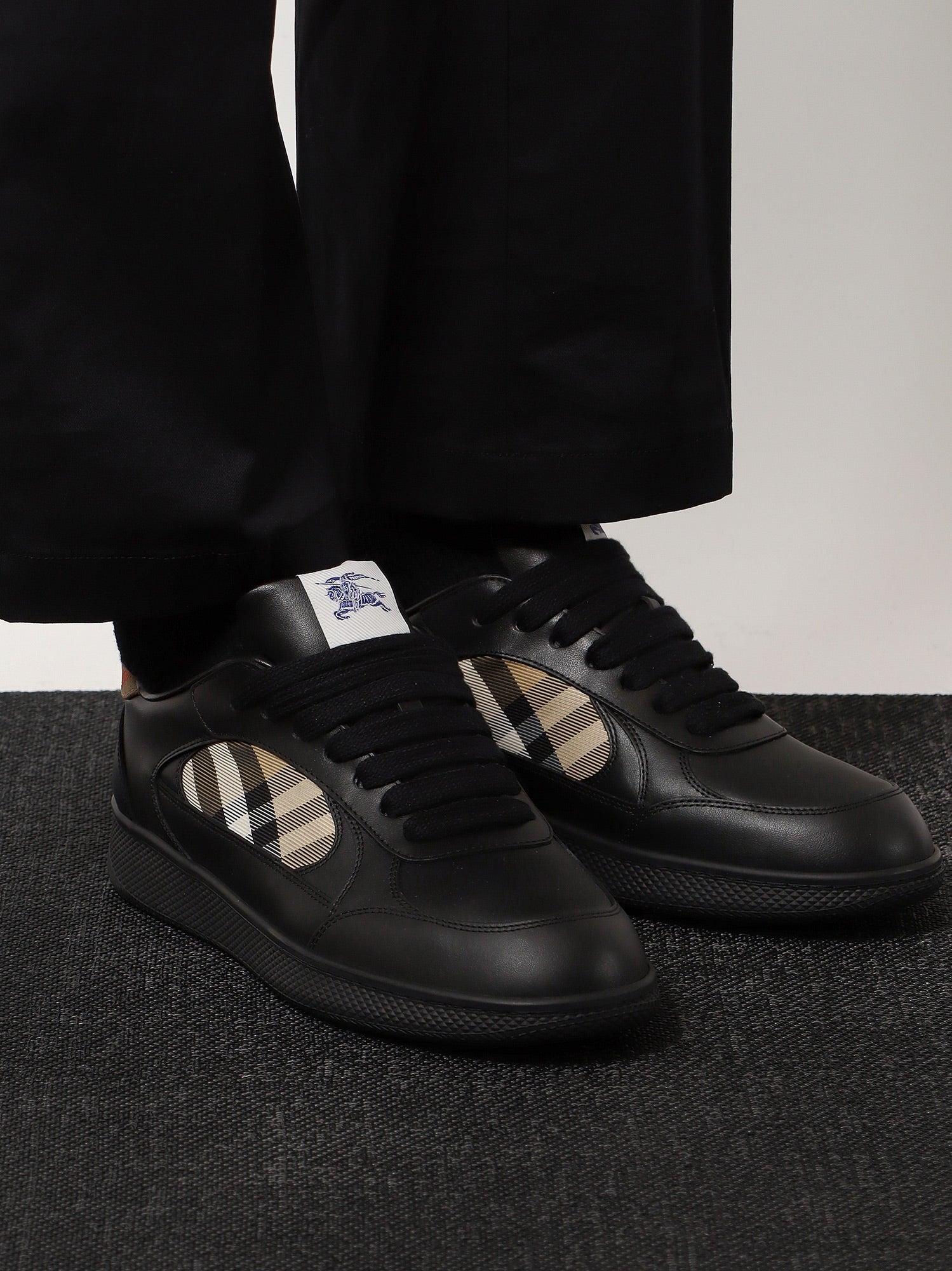 Burberry Burberry - Leather sneakers with Traditional Check inserts