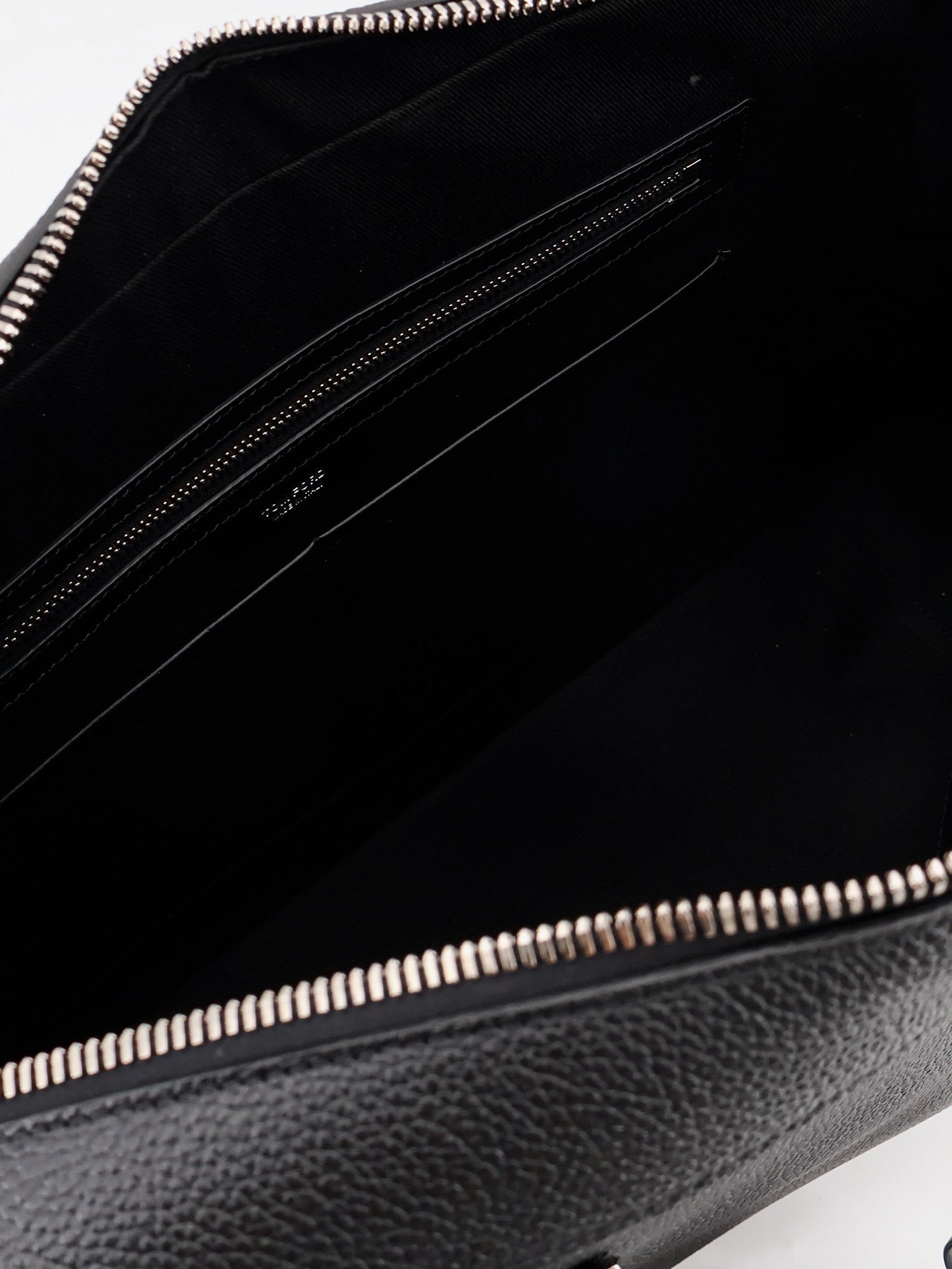 TOM FORD - Leather work bag with front lettering logo leather-work-bag-with-front-lettering-logo_32e0bba8-42b7-4f75-877b-993951ec6e14