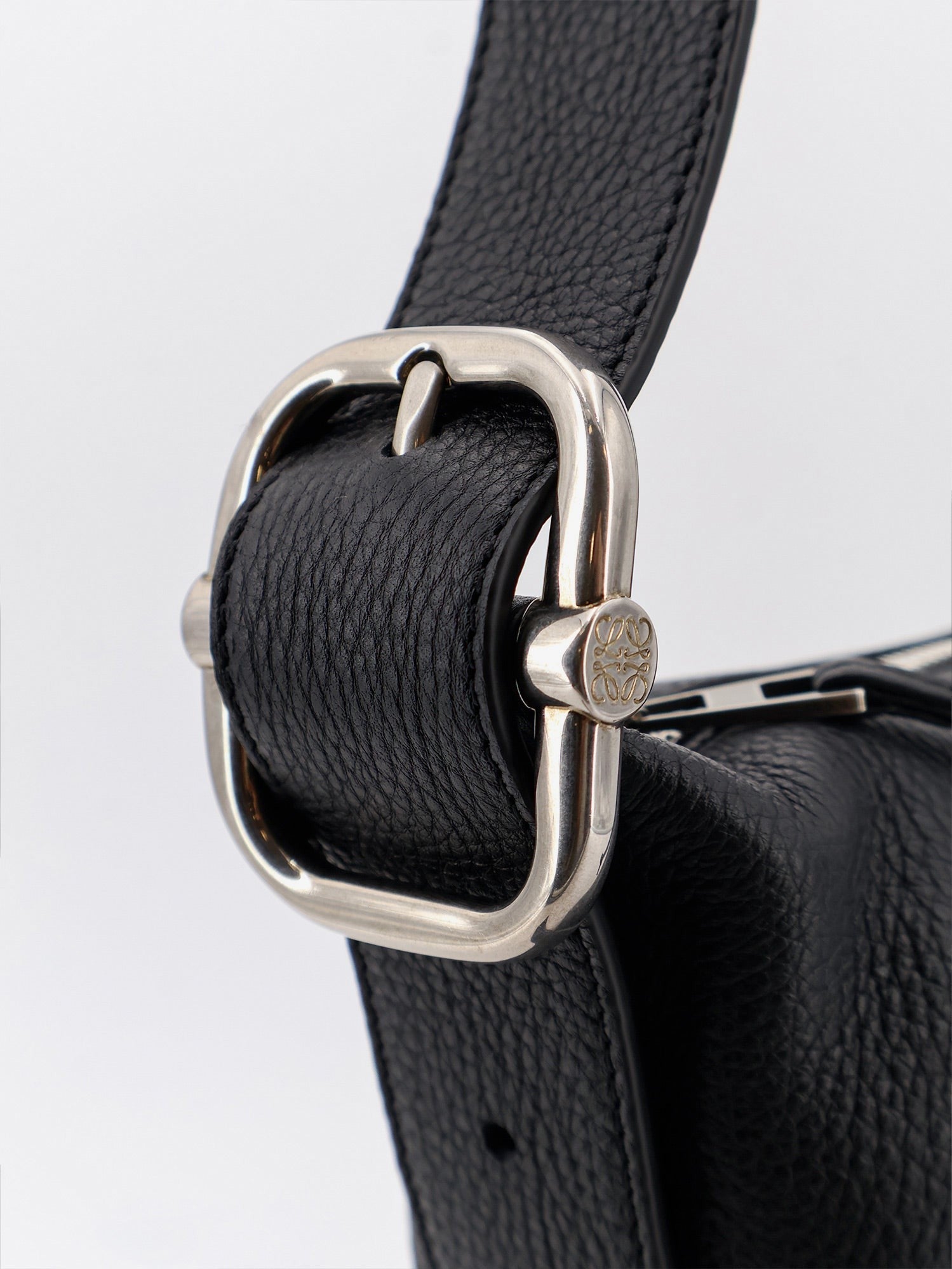 LOEWE - Loop leather crossbody bag loop-leather-crossbody-bag_430a965d-d02f-4034-b830-0de996ddb0fb