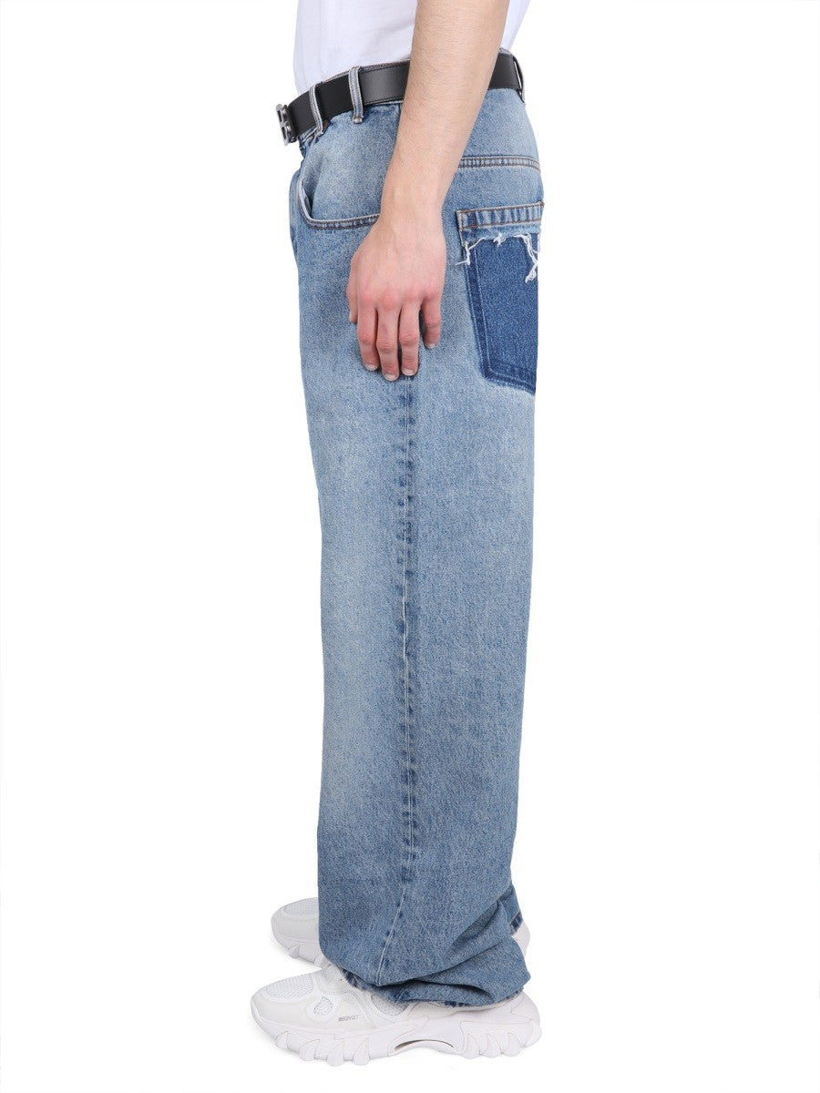 LOOSE FIT JEANS