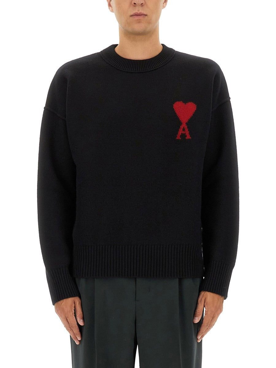AMI PARIS - WOOL LOGO SWEATER Unisex maglia-in-lana-con-logo_a433b07d-f5fd-4a7d-9bfc-c35aa19f92e9