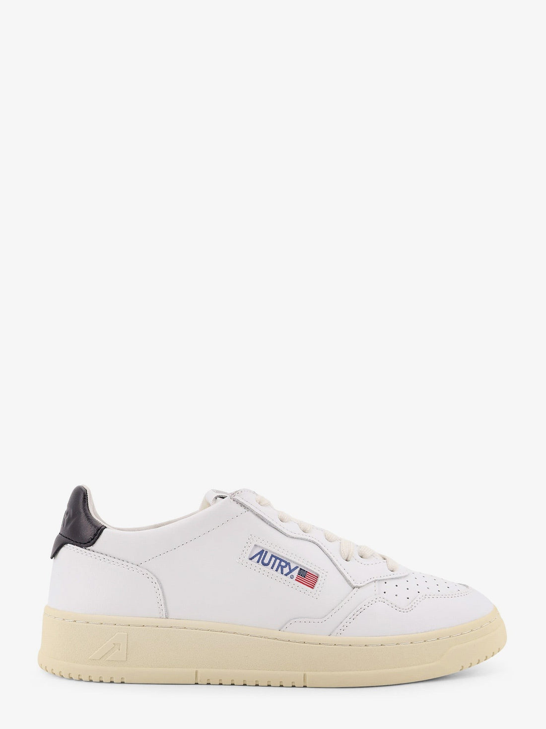 Autry - Medalist Low leather sneakers with side logo medalist-low-leather-sneakers-with-side-logo_db8b6a47-82ea-4a0b-b0f4-4a99089e1e5e