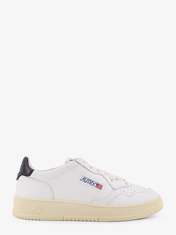 Autry - Medalist Low leather sneakers with side logo medalist-low-leather-sneakers-with-side-logo_db8b6a47-82ea-4a0b-b0f4-4a99089e1e5e