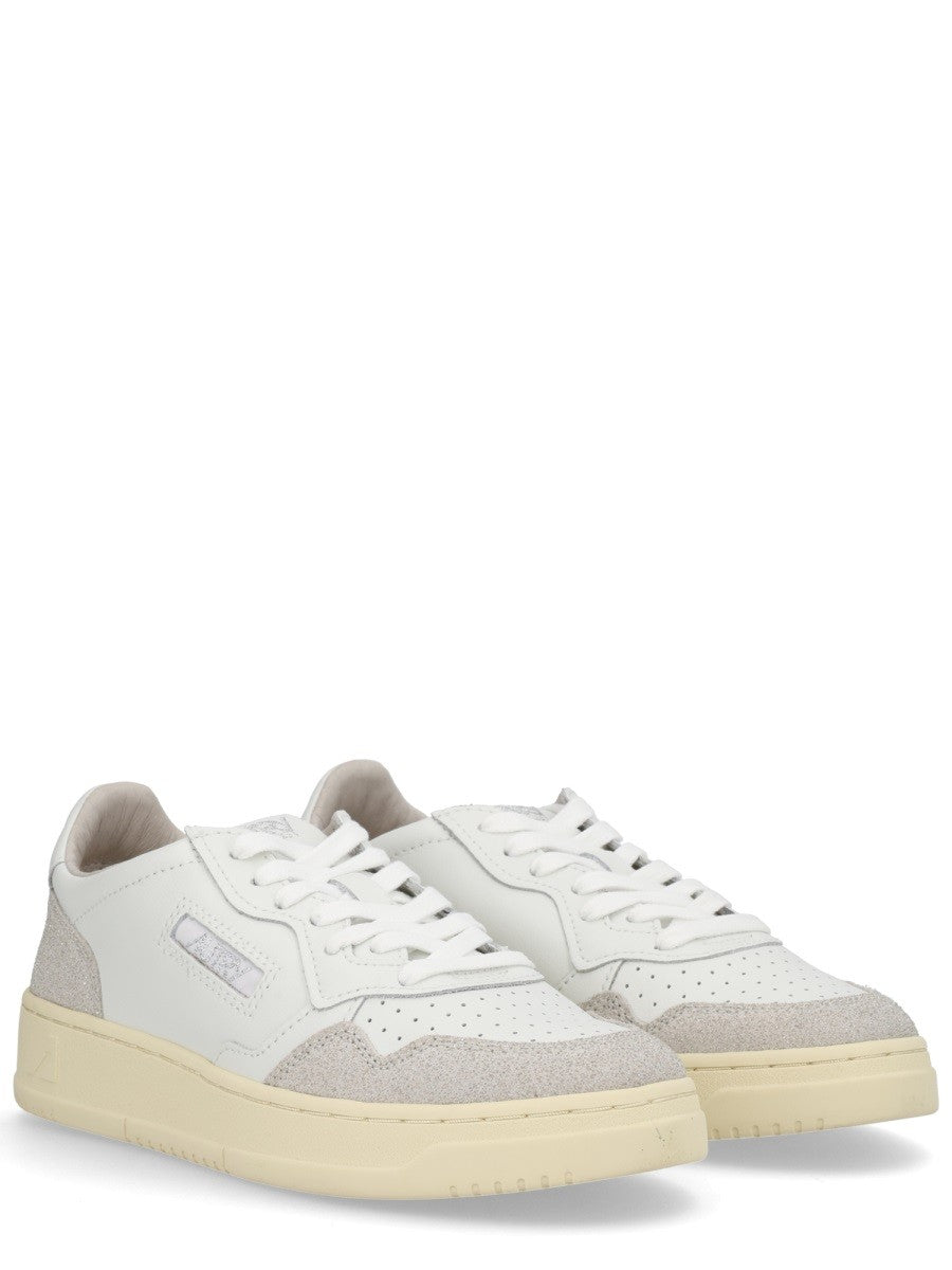 Autry - "MEDALIST LOW" SNEAKER medalist-low-sneaker_967f9e7b-eb6a-4a76-b65e-bc13788f1423